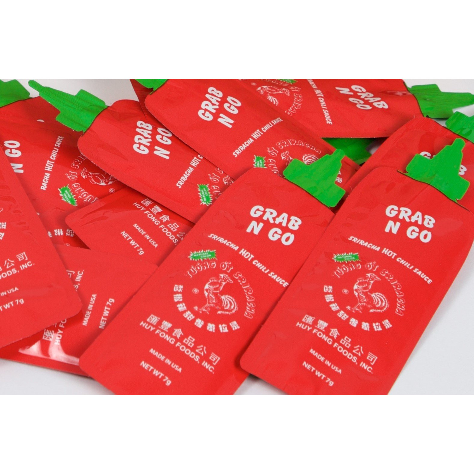 Grab N Go Huy Fong Sriracha Hot Chili Sauce Packets (200 Pack)