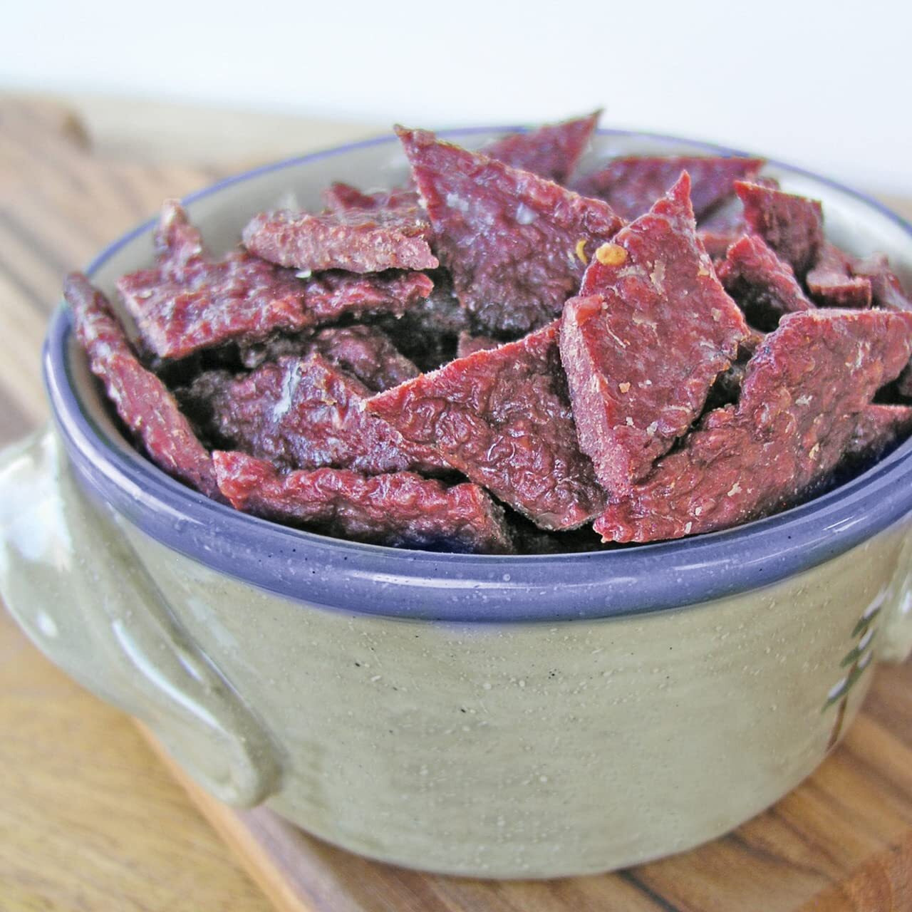 Hi Mountain Jerky Seasoning And Cure Kit | Low Sodium Original Blend | Create Savory Homemade Beef Jerky | Great For Beef, Deer, Elk, & Venison | Mix Will Season Up To 15Lbs. Of Meat (1 Box)