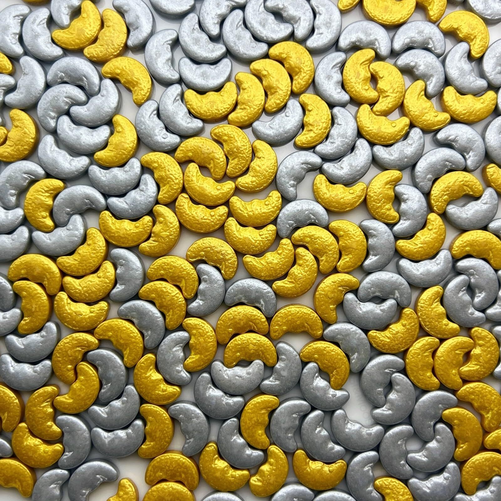 Se Si&Moos Edible Moon Sprinkles Gold And Silver Sprinkles For Cake Decorating Moon Cupcake Sprinkles Silver And Gold Moon Sprinkles For Cake,Cupcake, Ice Cream,Donuts And Lollipops Toppers 3 Oz