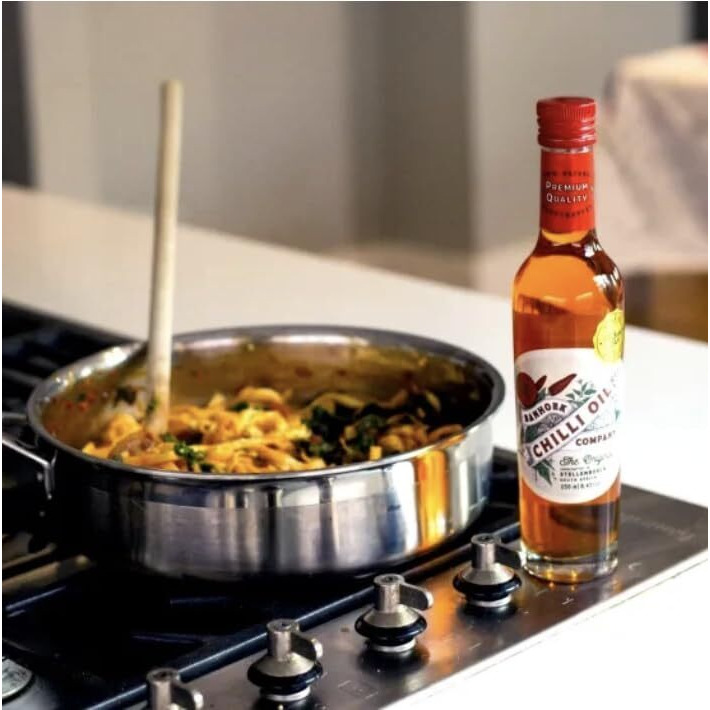 Banhoek - Chili Oil, Non-Gmo Chili-Infused Canola Oil. Hot Chili Oil For Cooking, Basting & Marinating, For Meats, Veggies, Salads & More, Vegan Alternative To Butter Or Infused Olive Oil, 250 Ml