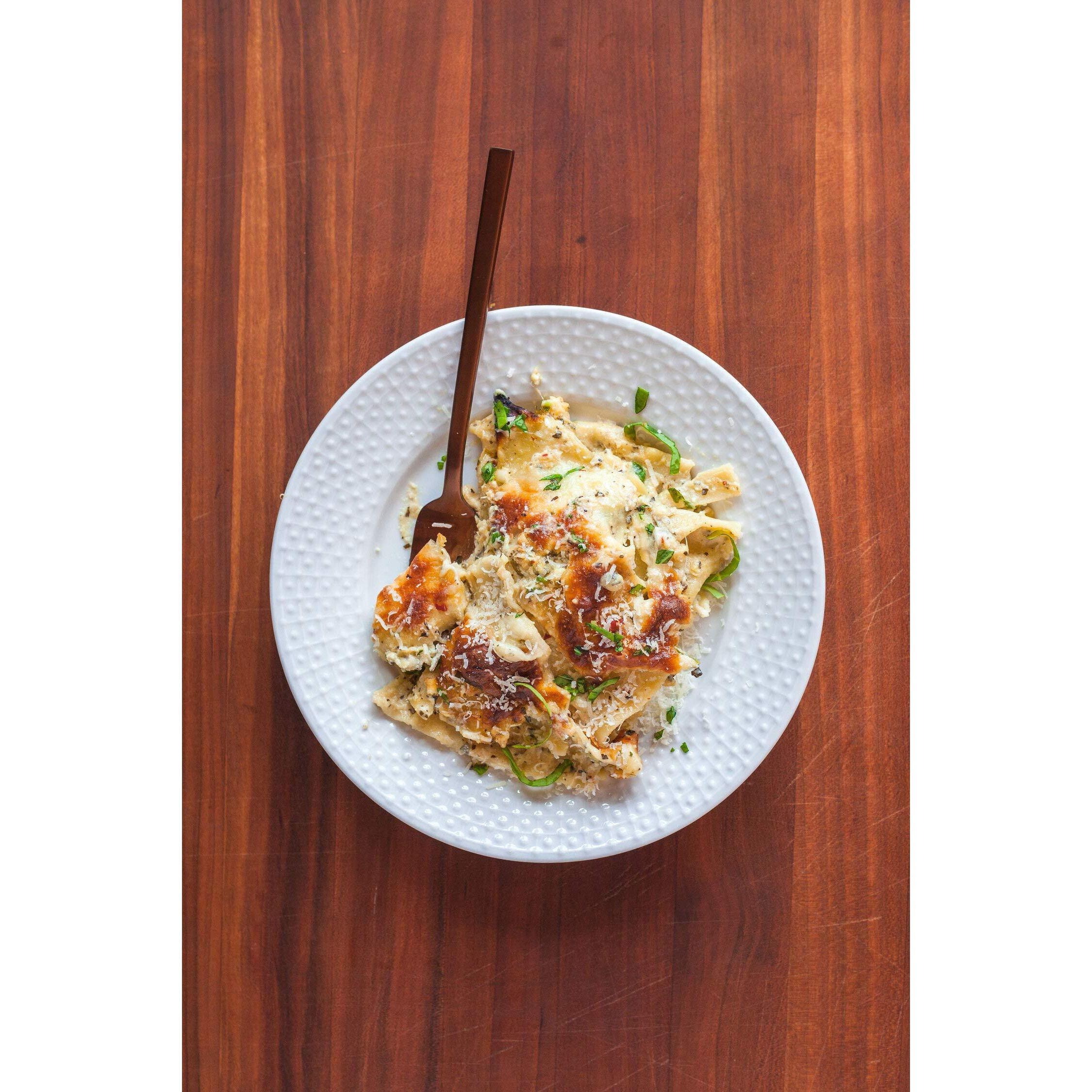 Sonoma Gourmet Rich & Creamy Kale Pesto With White Cheddar Pasta Sauce | Gluten-Free | Made With Garden Fresh Kale & Sharp White Cheddar - 25 Ounce Jars (Pack Of 4)