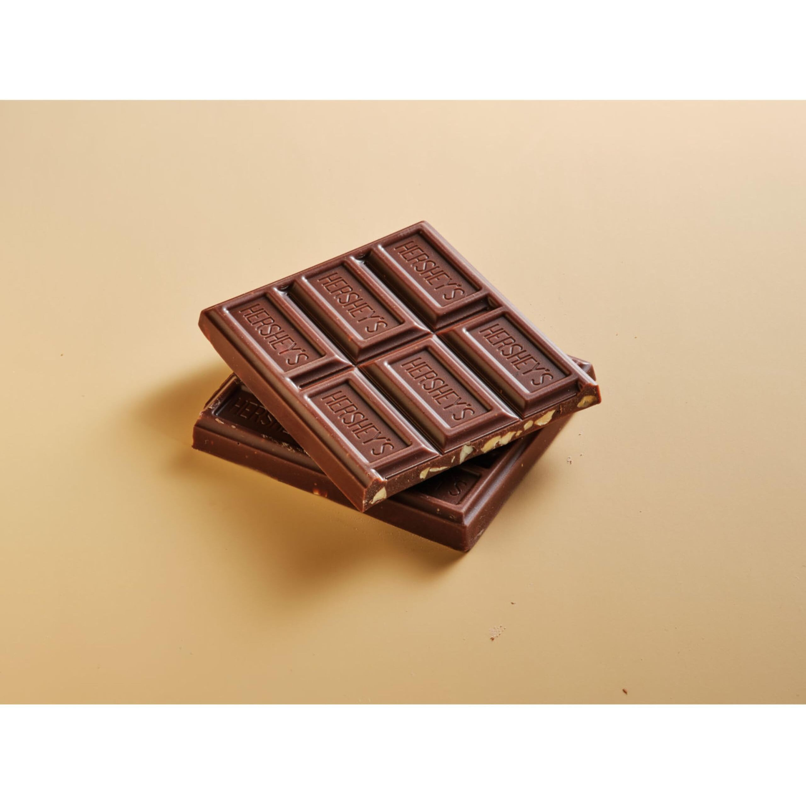 Hershey's Plant Based Extra Creamy With Almond And Sea Salt Candy Bar, 1.55 Oz