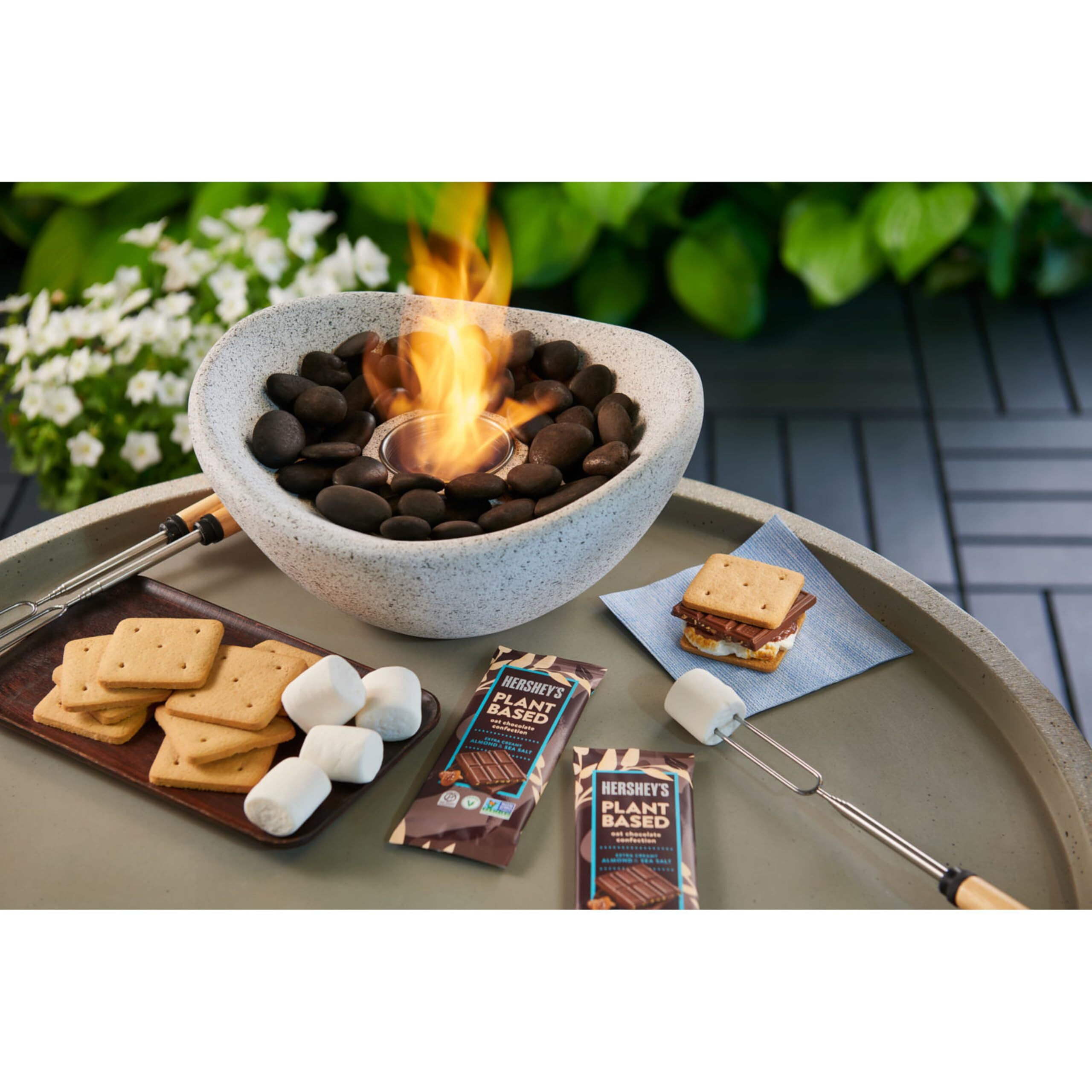 Hershey's Plant Based Extra Creamy With Almond And Sea Salt Candy Bar, 1.55 Oz