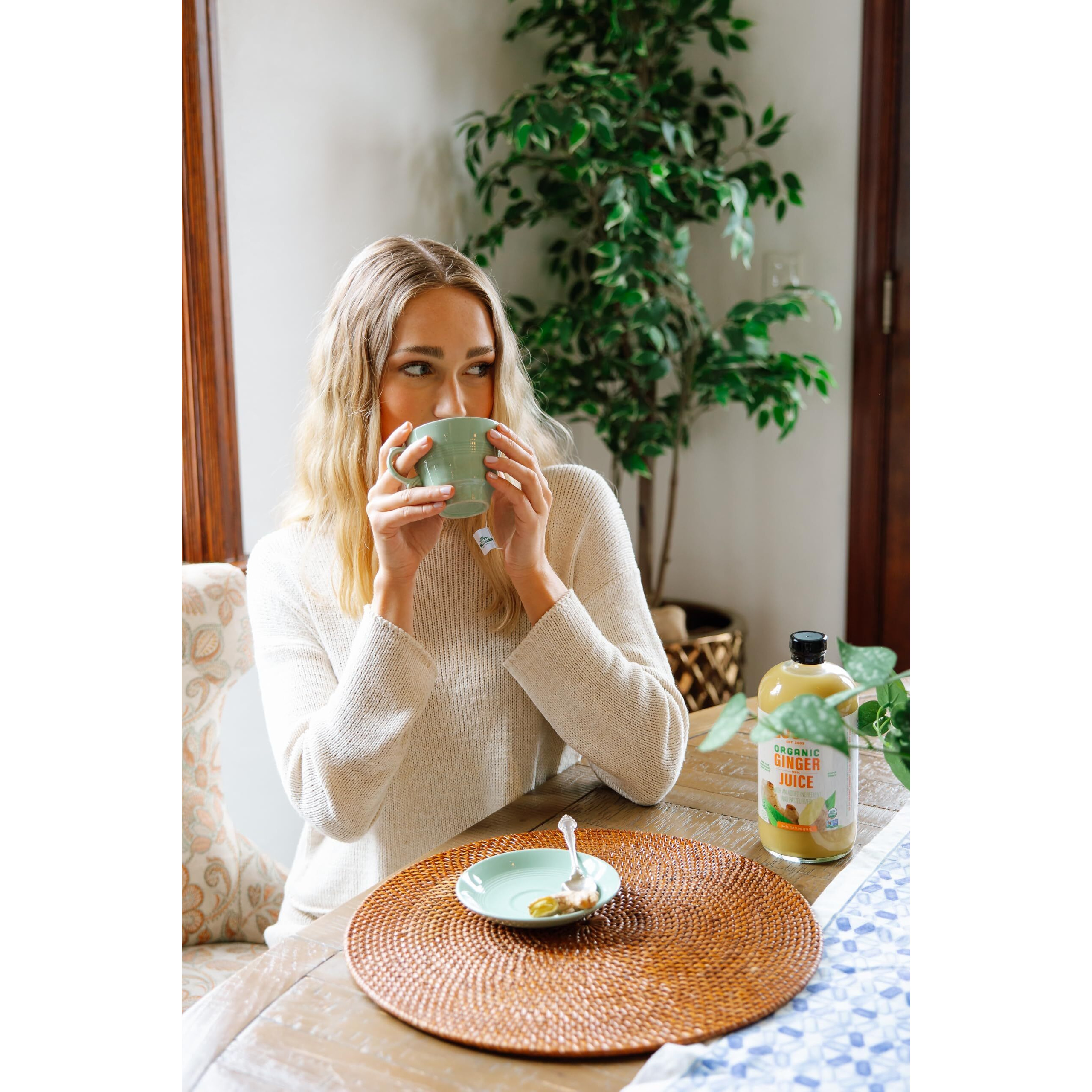 Lucys Family Owned - (Made From Fresh Pressed) Peruvian Organic 99% Pure Ginger Juice, 34 Oz. Glass Bottle