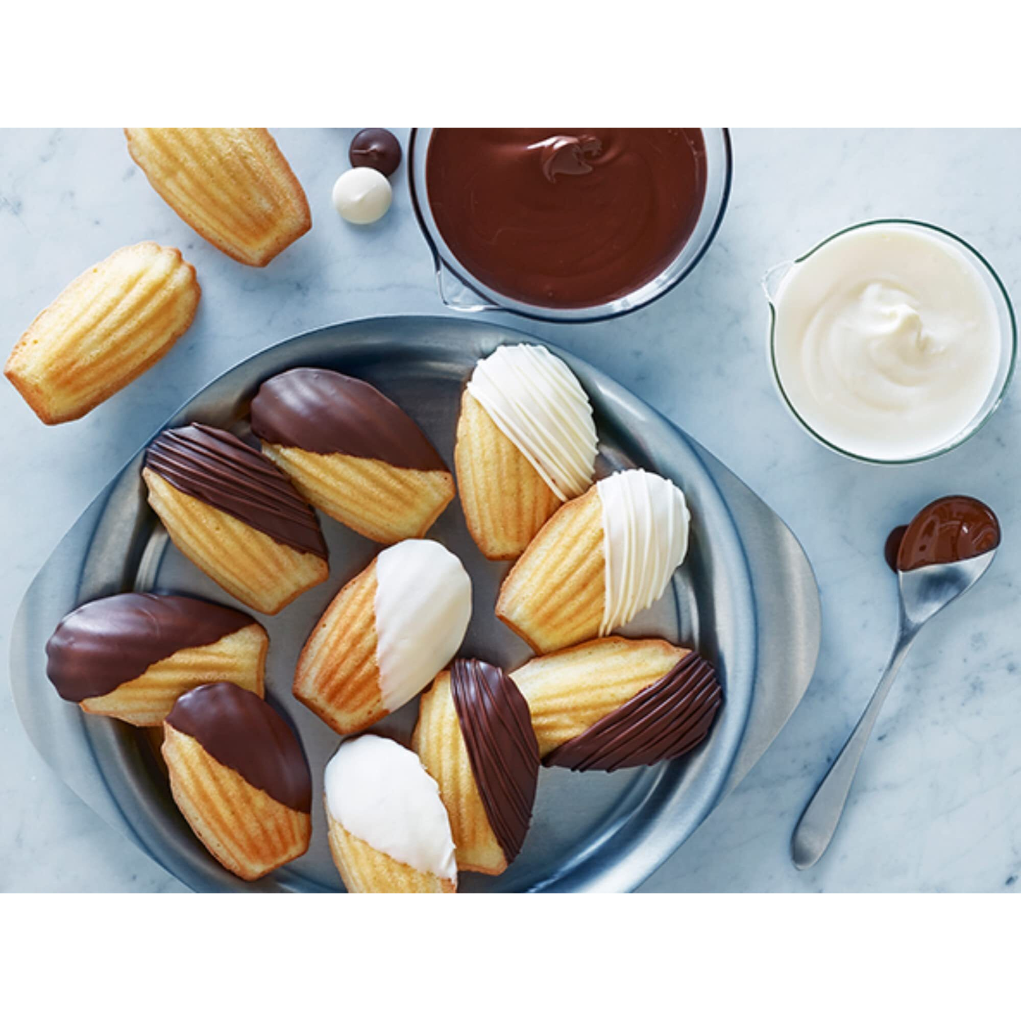 Ghirardelli Milk Chocolate Wafers, 120 Count Per Lb, 5Lb Bag With Ghirardelli Stamped Barista Spoon