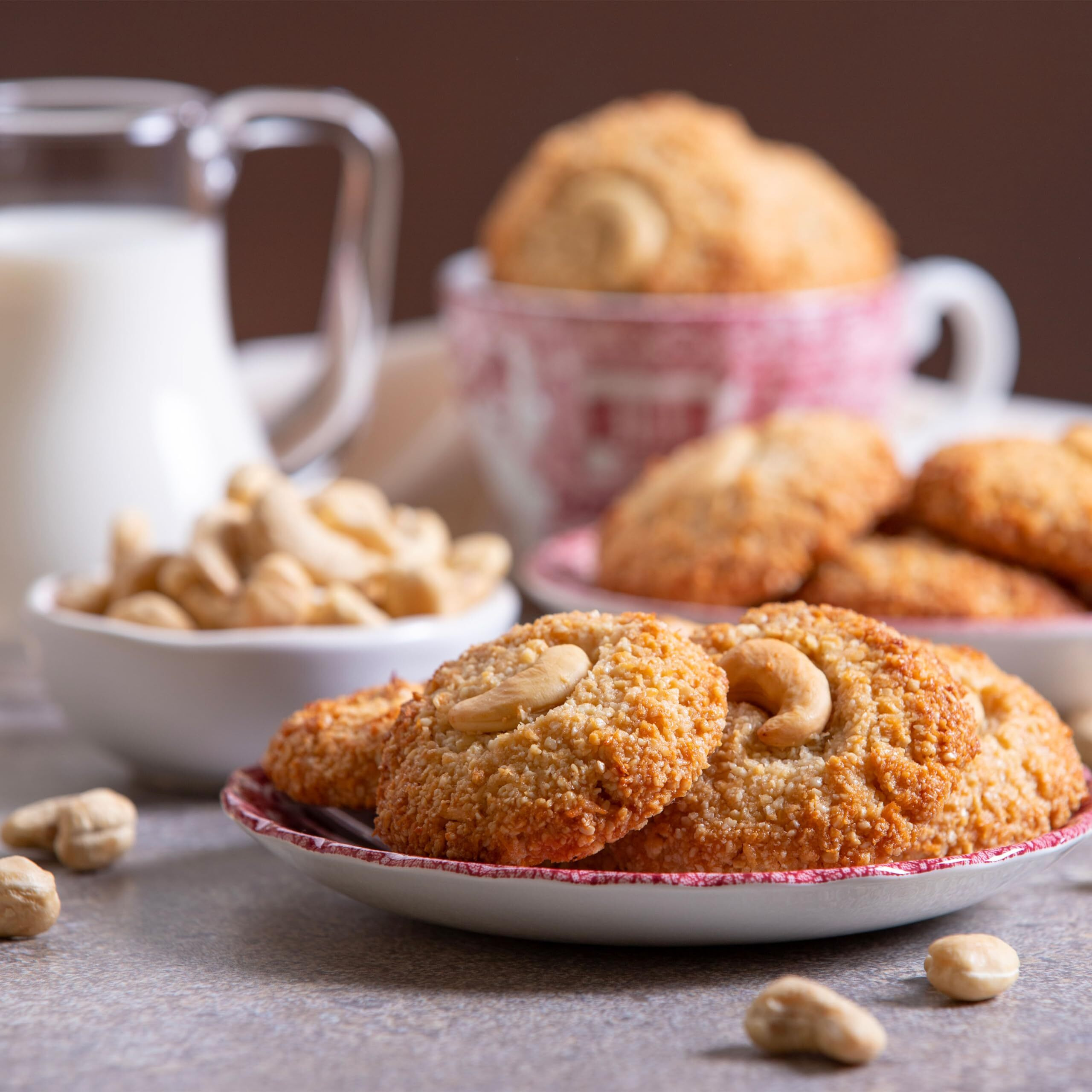 Yupik Roasted Unsalted Cashews, Butts, 2.2 Lb, Gluten-Free, Kosher, Vegan, Broken Nuts, Crunchy Cashew Pieces, No Added Salt, Lightly Roasted, Source Of Protein & Iron, Savory Snacks