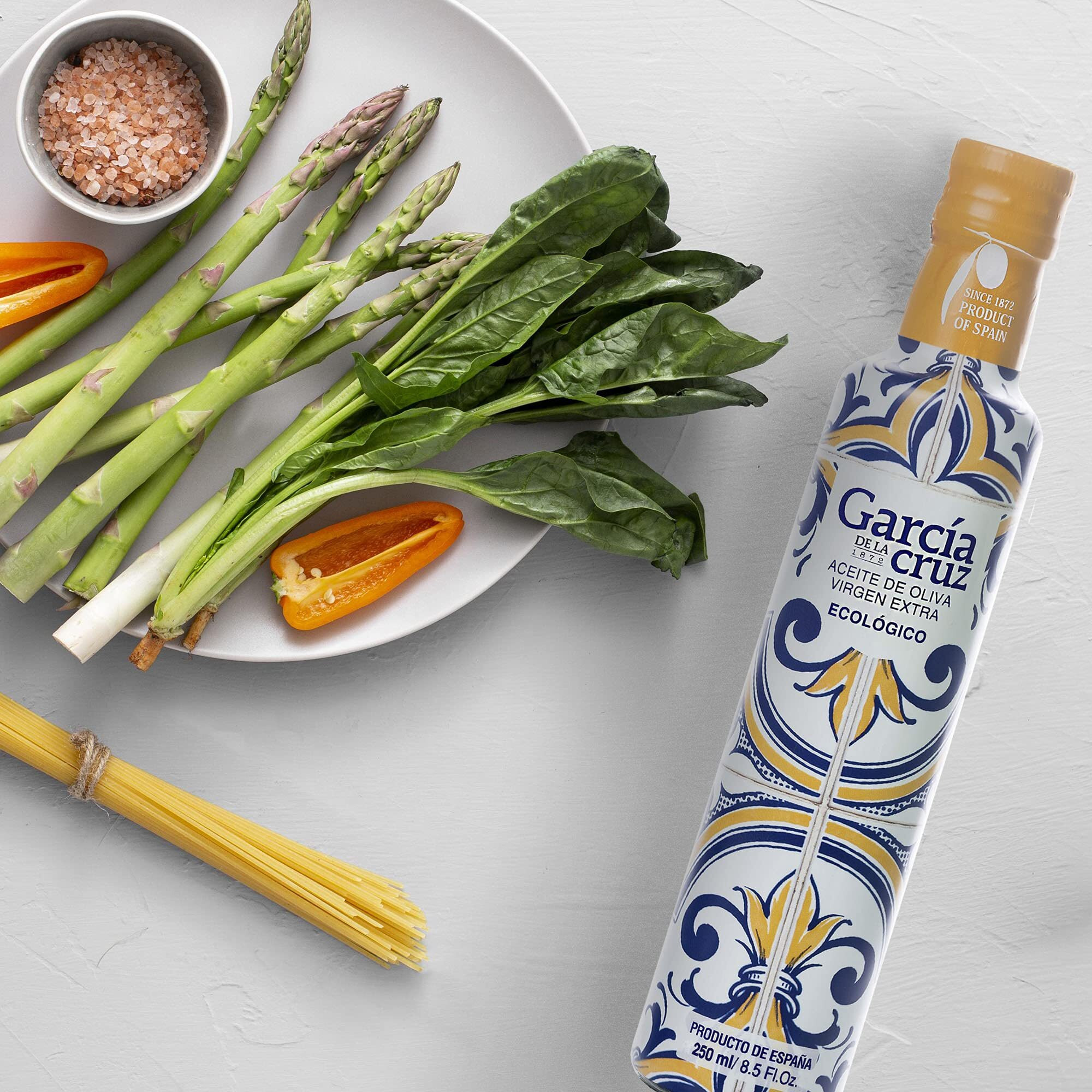 Garc  A De La Cruz - Organic Extra Virgin Olive Oil, Master Miller Premium Oil, Almond And Tomato Tones, Smooth Body, Sourced In Spain, Montes De Toledo, Glass Bottle - 250 Ml