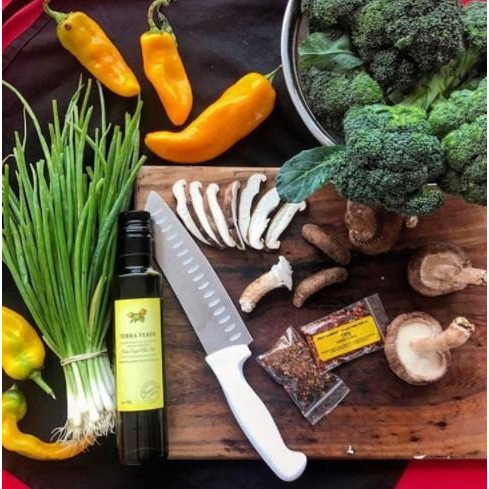 Traditional Balsamic Vinegar - Gourmet Barrel Aged Balsamic Vinegar - Great For Dressing Dipping Glazing - No Artificial Flavors Or Added Sugar - Made In Texas (16.9 Oz)