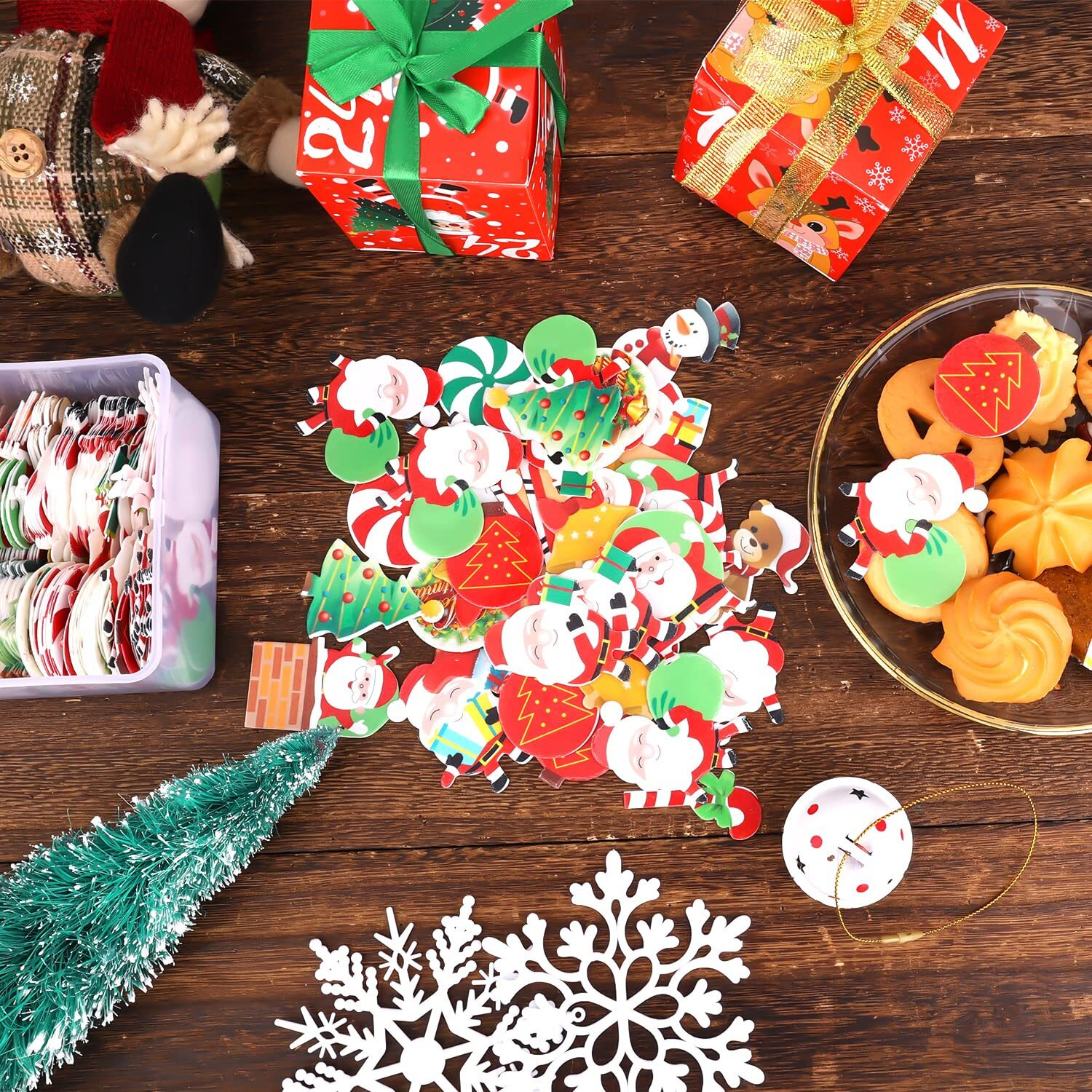 300Pcs Edible Christmas Cake Decorations, Edible Wafer Paper Christmas Cupcake Decorations Edible Christmas Cake Toppers For Xmas Festival Birthday Party Food Decor