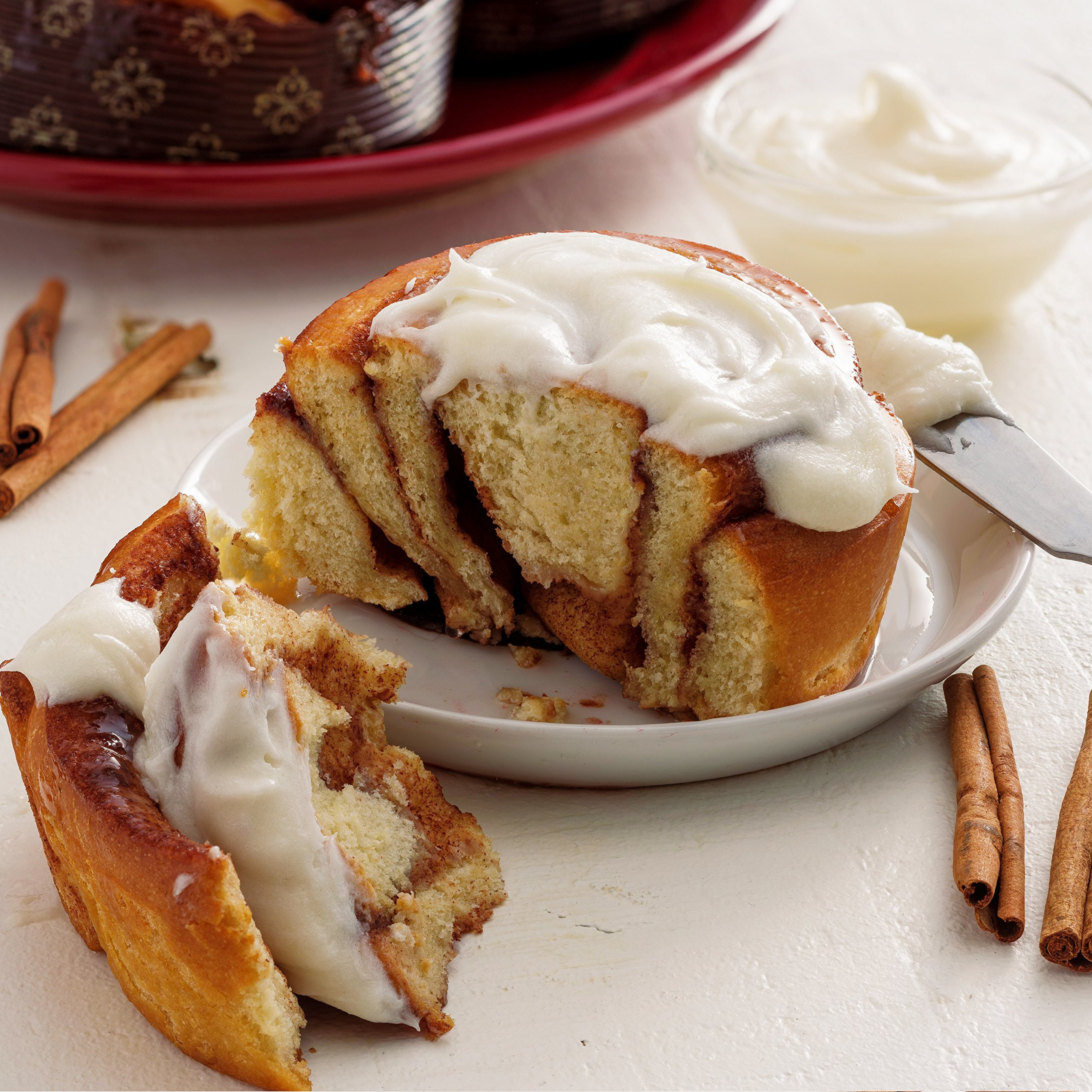 Cinnamon Rolls With Cream Cheese Icing (18 Pack)
