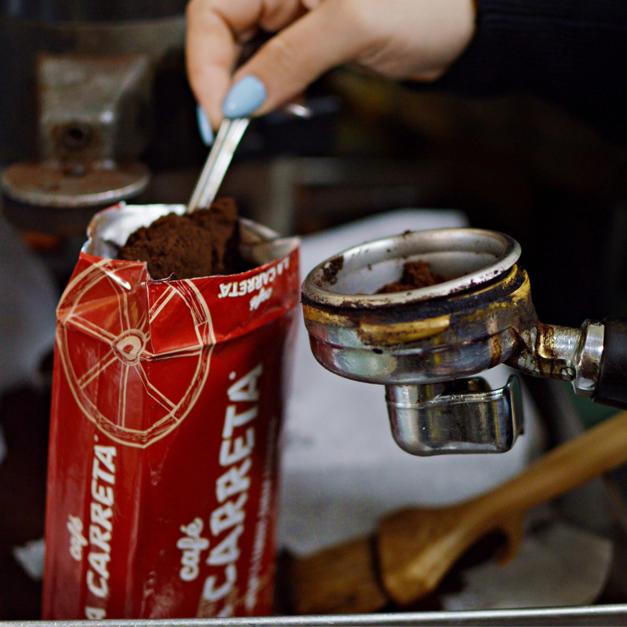 Cafe La Carreta Dark Roast Espresso Coffee 10 Oz Miami Cuban Style Espresso Ground Coffee