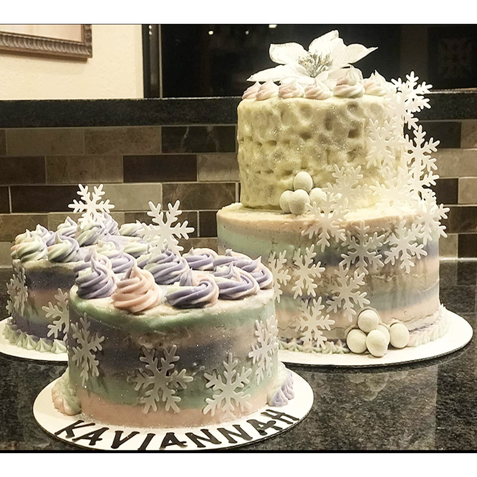 Weraru 50Pcs White Snowflakes Edible Cake Toppers Cupcake Decoration For Winter Frozen Theme Party