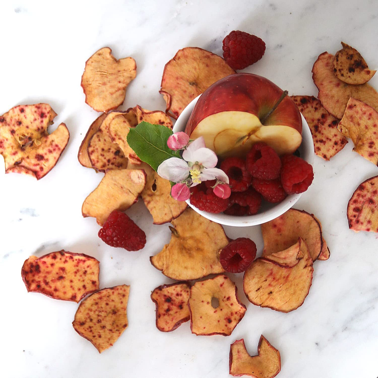 Sisters Fruit Company, Raspberry Apple Chips, All-Natural, No Preservatives, Fat-Free (Contains Six 2.25 Oz. Bags)