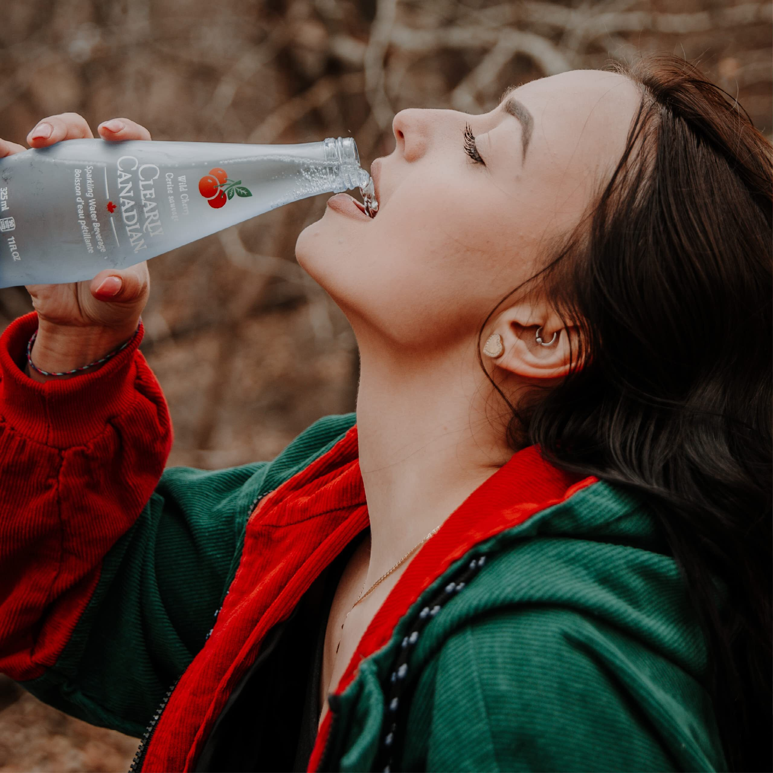 Clearly Canadian Wild Cherry Sparkling Spring Water Beverage, Natural & Carbonated, Flavored Seltzer Water, 1 Case (12 Bottles X 325Ml)