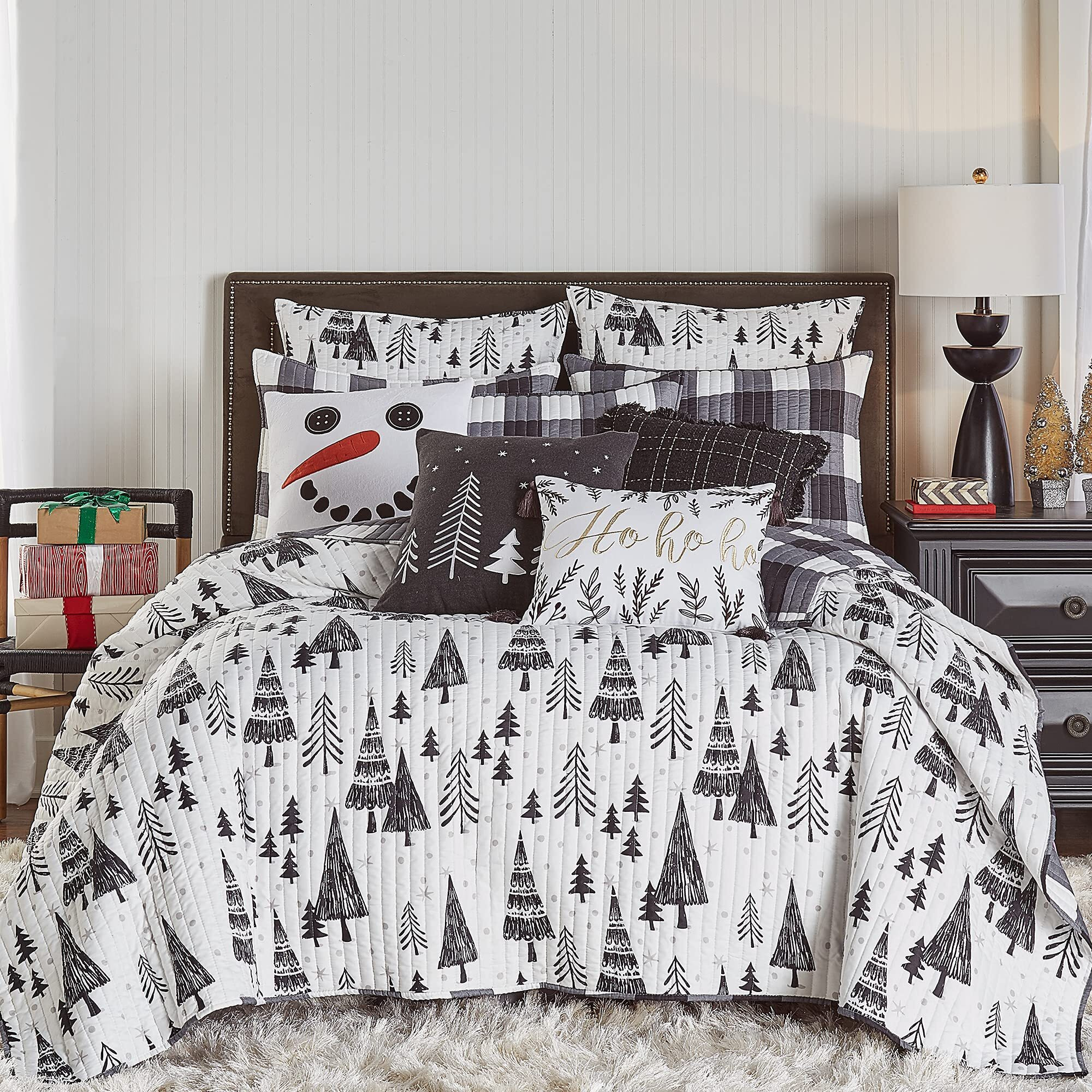 Levtex Home Merry & Bright Collecion - Northern Star Quilt Set - Full/Queen Quilt (88X92In.) + Two Standard Pillow Shams (26X20In.) - Christmas Tree - Black And White - Reversible