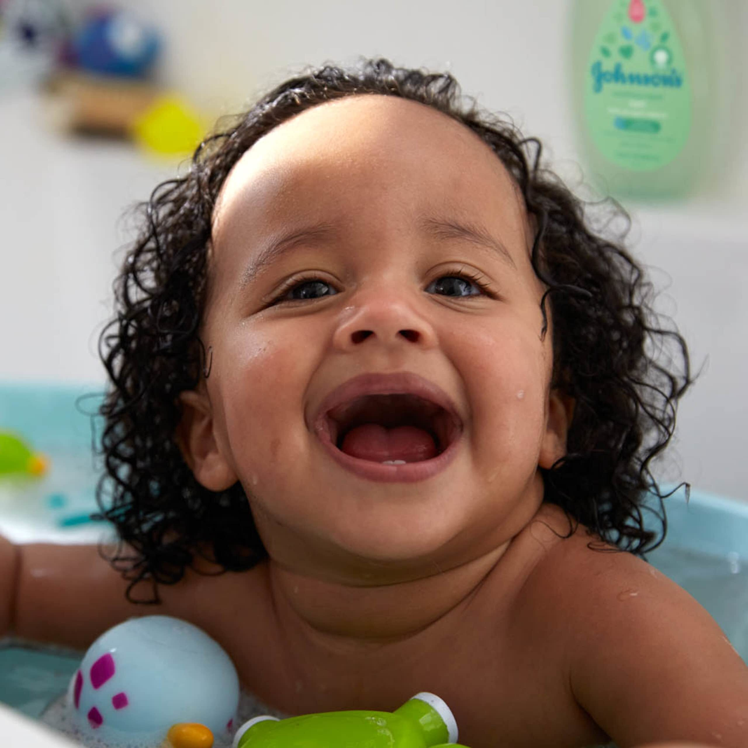 Johnson's No More Tangles Detangling Shampoo For Toddlers And Kids, Gentle No More Tears Formula, Hypoallergenic And Free Of Parabens, Phthalates, Sulfates And Dyes, 13.6 Fl. Oz (Pack Of 3)