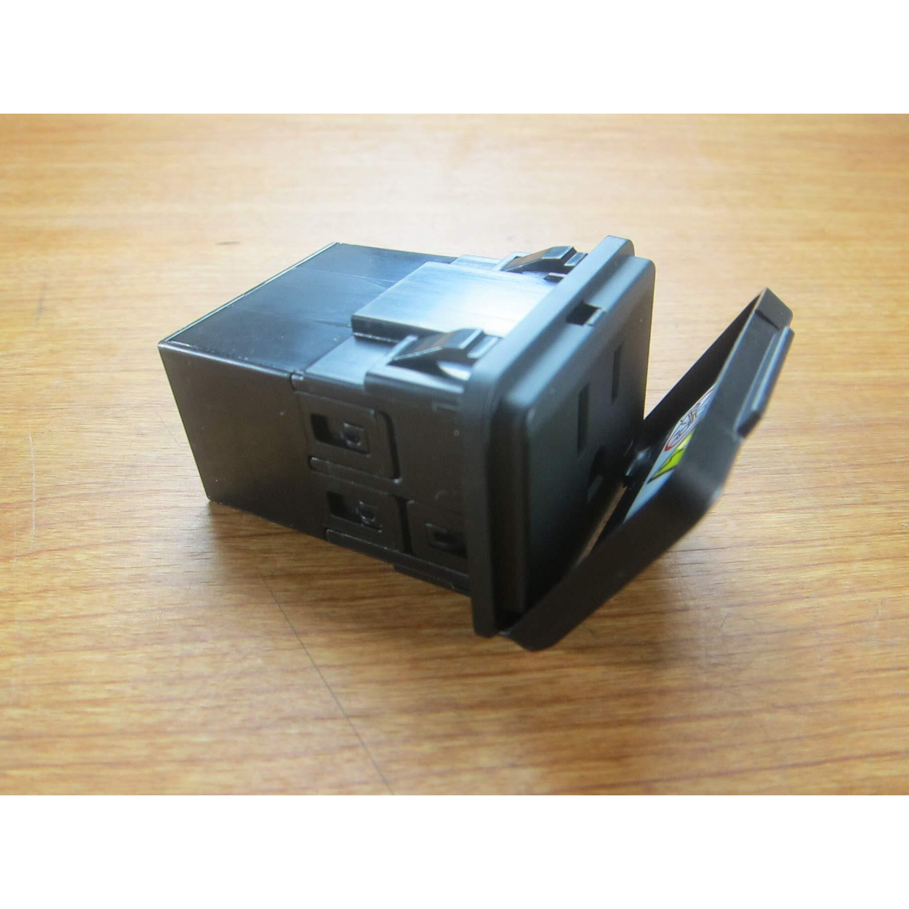 2013-2016 Ram 1500 2500 3500 4500/5500 Power Outlet Inverter New Mopar Oem