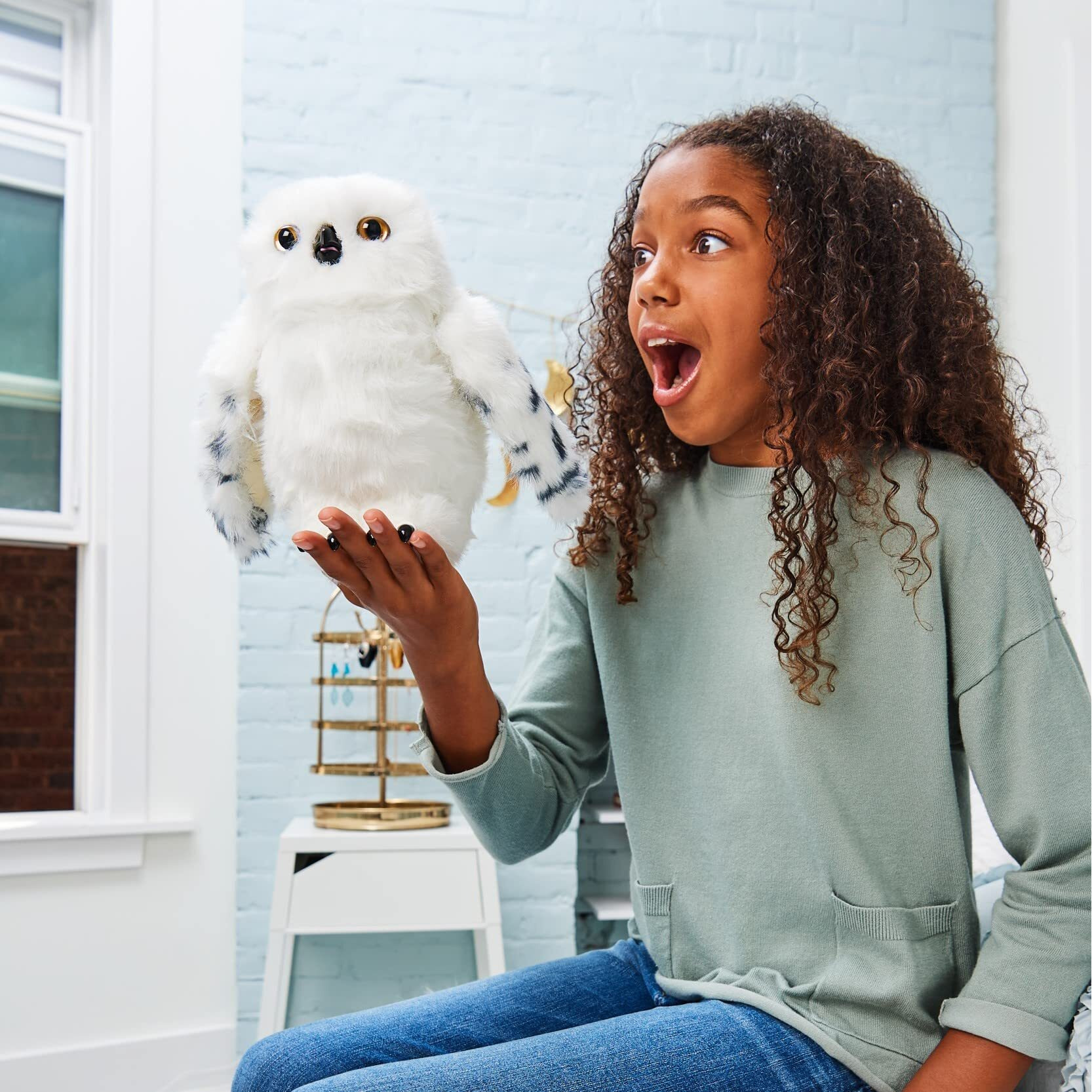 Wizarding World Harry Potter, Enchanting Hedwig Interactive Owl With Over 15 Sounds And Movements And Hogwarts Envelope, Kids Toys For Ages 5 And Up