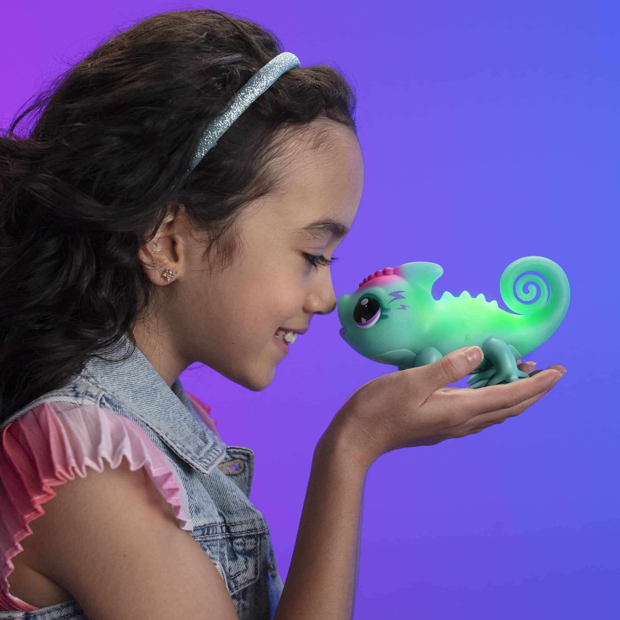 Little Live Pets Chameleon - Interactive Color-Changing Light-Up Toy With 30+ Sounds & Emotions, Repeats Back, Beat Detection (Ages 5+)