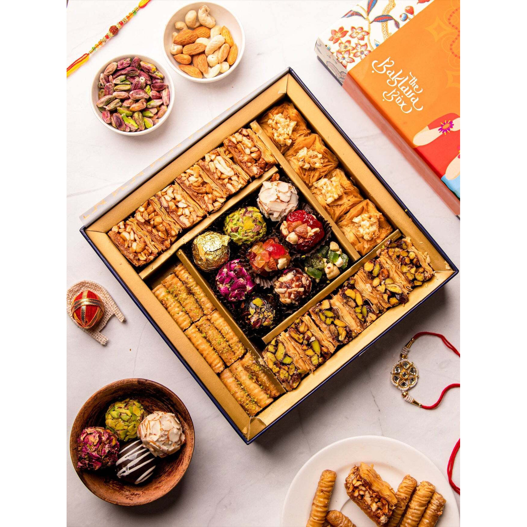 Regalia Gift Box with Indian Fusion Sweets - 580 Gm