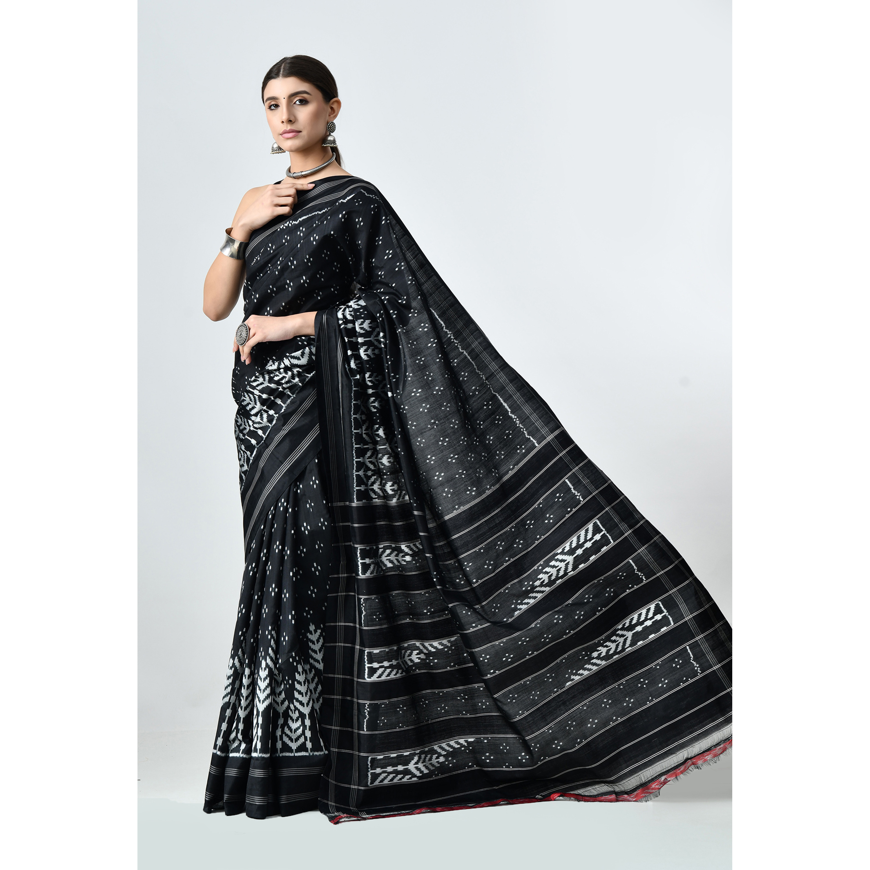 The Weavers Shop By Raavi Handloom Ikkat Mulberry Silk Saree Black