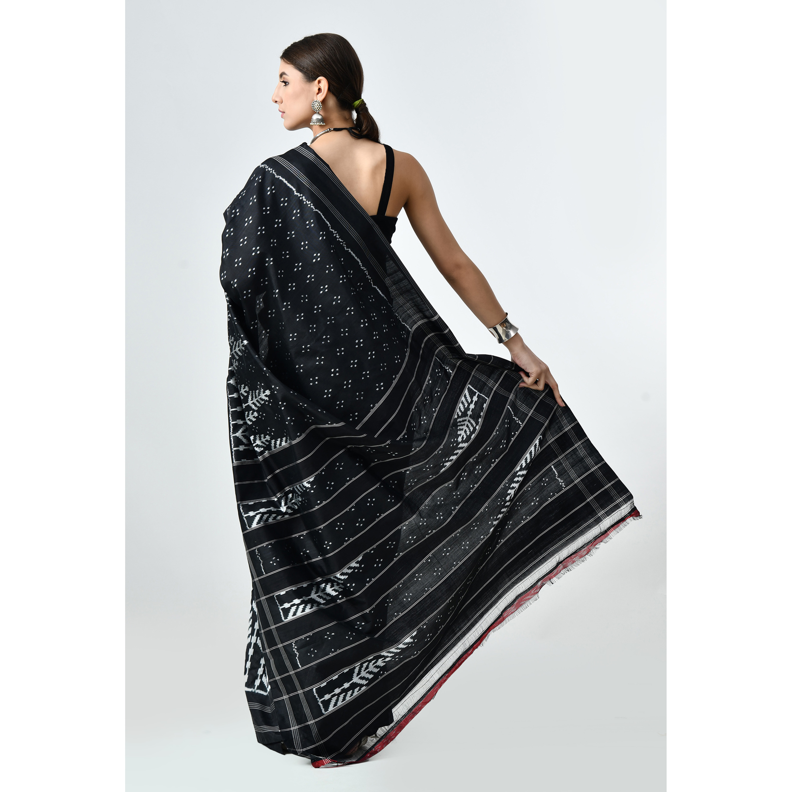 The Weavers Shop By Raavi Handloom Ikkat Mulberry Silk Saree Black
