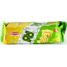 Britannia 50-50 crackers - 62g - (pack of 3)