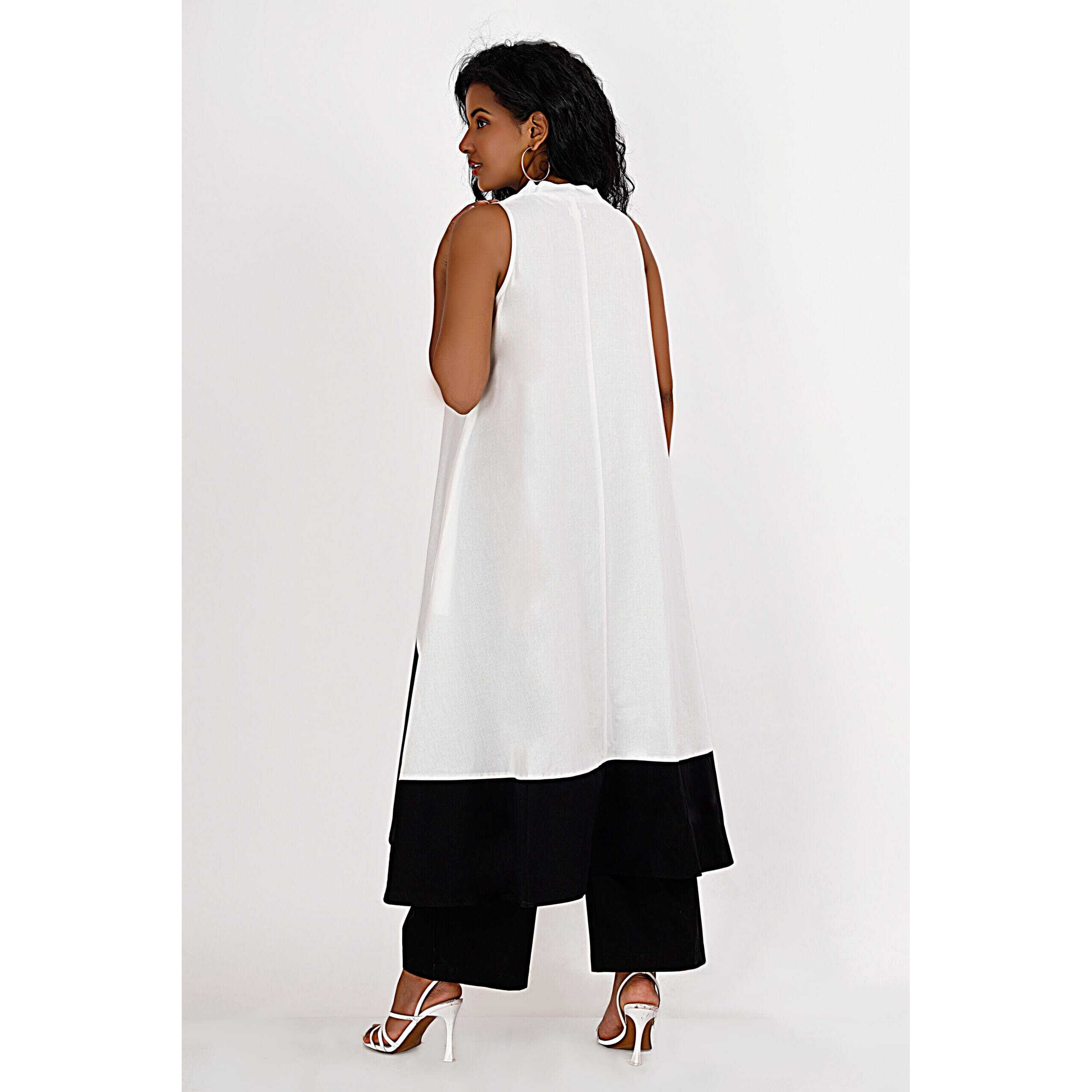 Kochi Co-ord Set (Size M, Color Black & White)