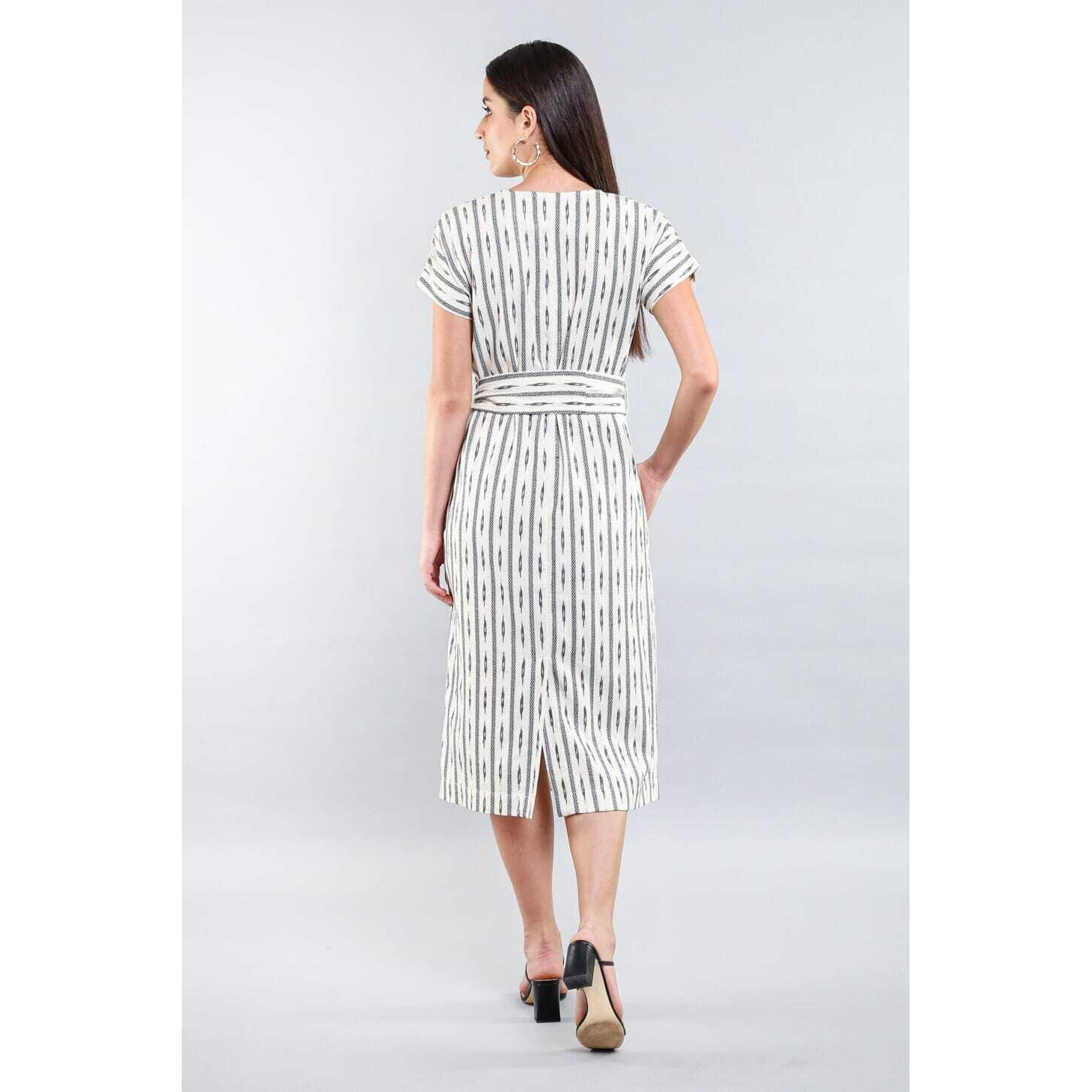 ADELE (Size 3XL, Color Black and White Ikat)