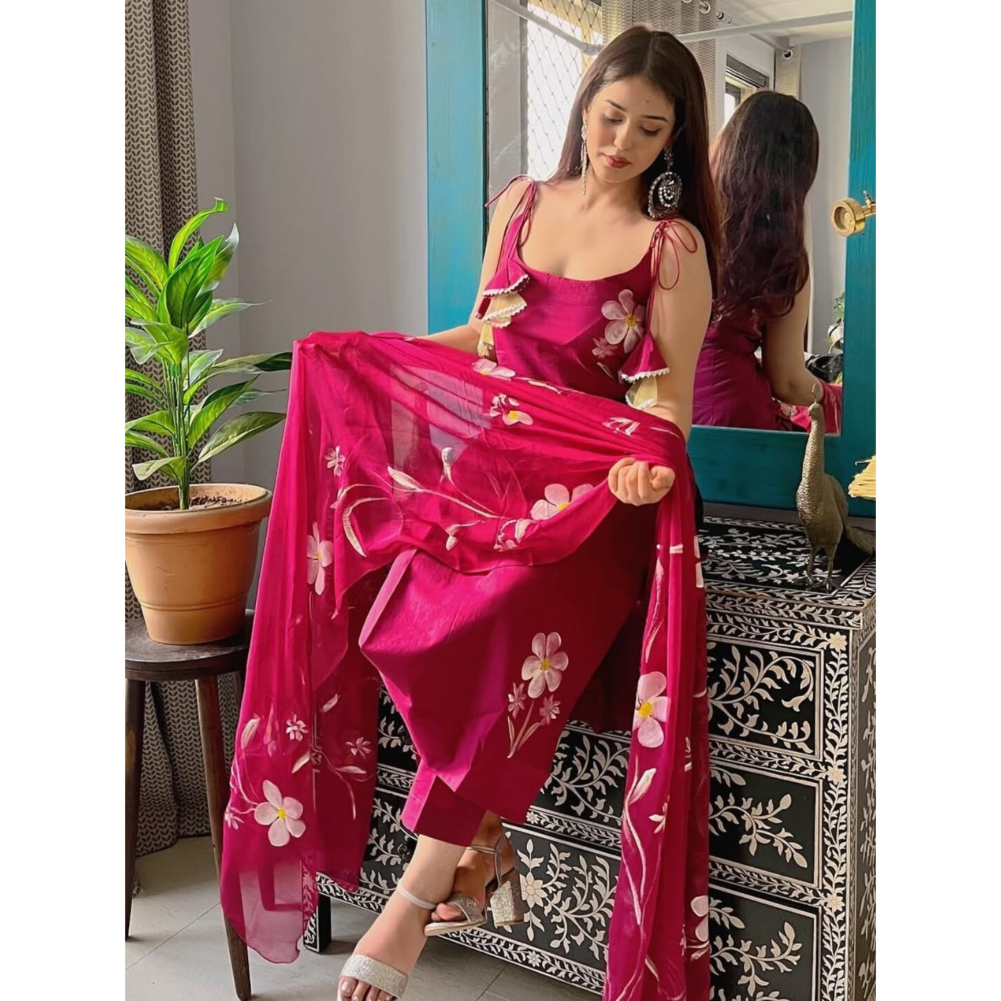 Navlik Women's French Crepe Printed Straight Kurta with Pant and Dupatta Sets (S-Kaveri)