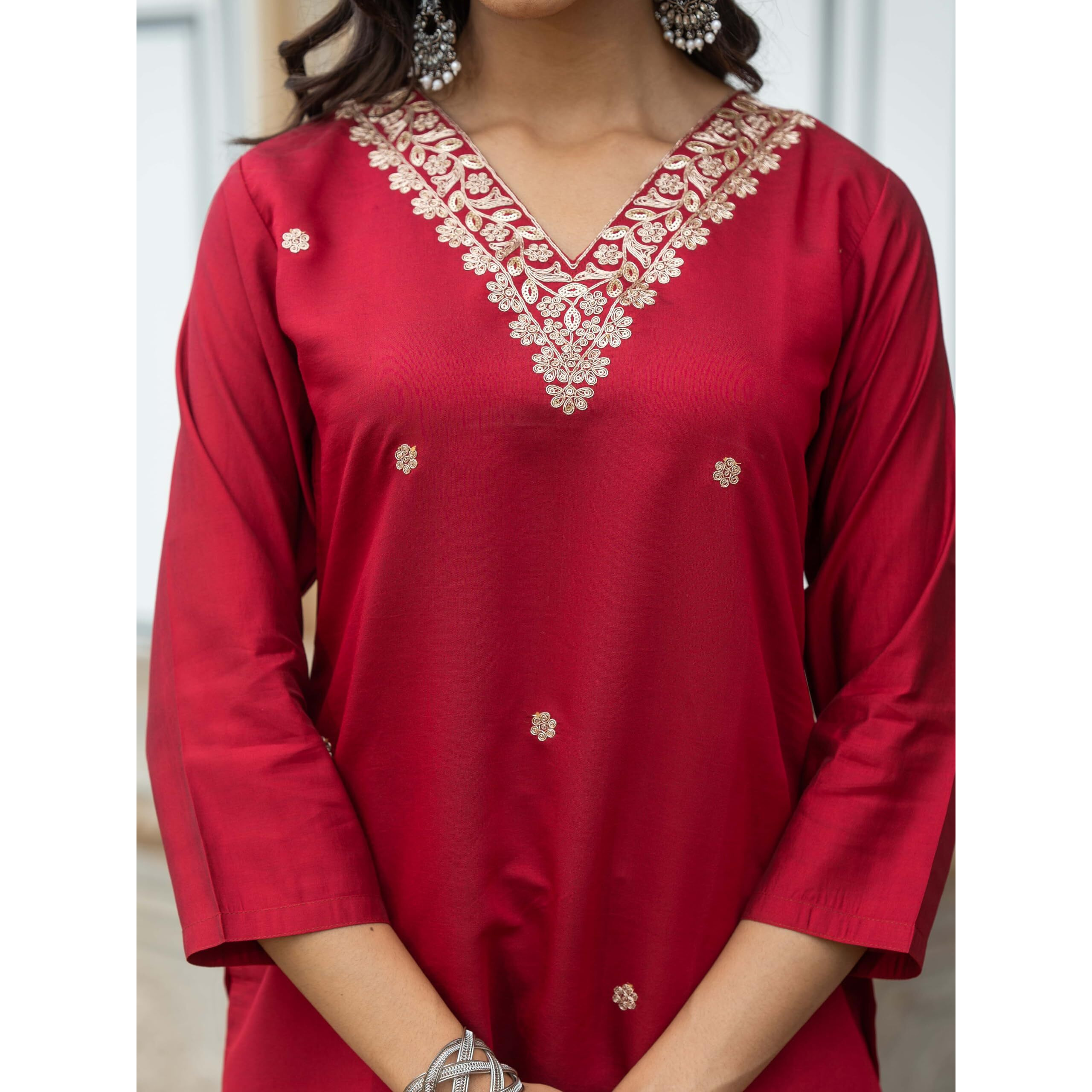 Navlik Women's Viscose Silk Embroidered Straight Kurta with Pant and Dupatta Sets (S-Leela)