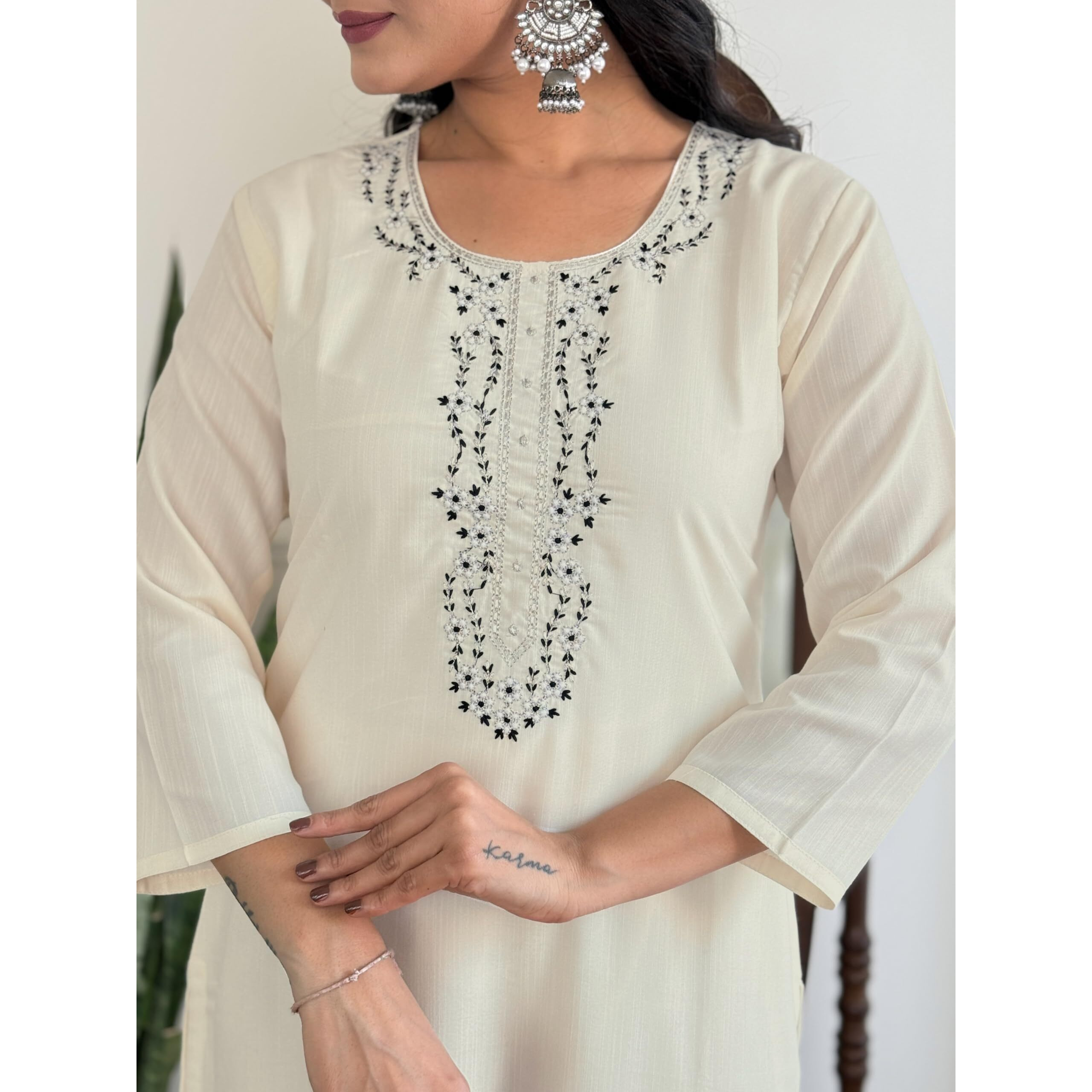 Navlik Women's Viscose Rayon Embroidered Straight Kurta with Pant and Dupatta Sets (S-Reshma)