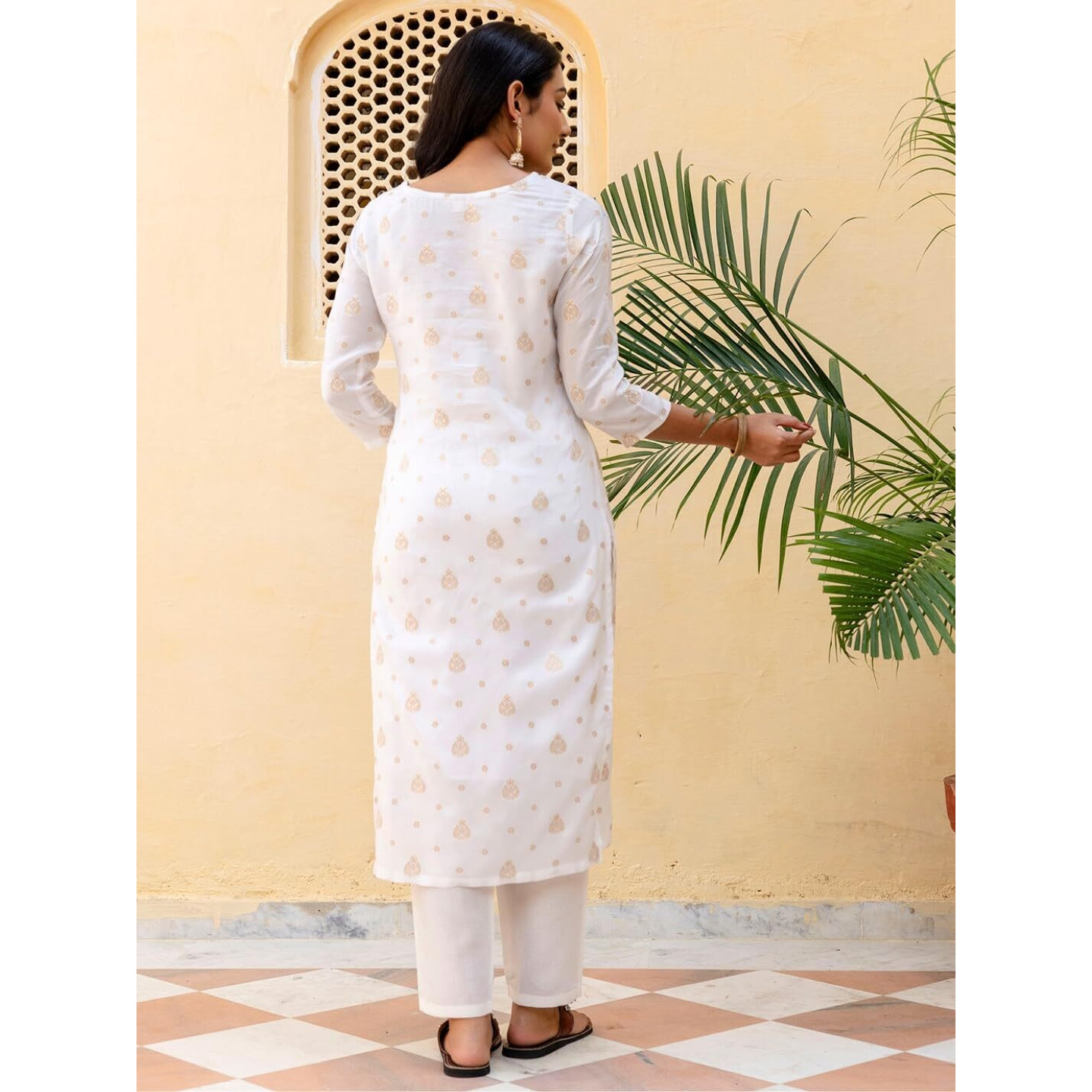 Navlik Women's White Jacquard Viscose Embroidered Straight Kurta with Gadhwal Pant and Jacquard Silk Jacquard Dupatta Sets (NK-SRS-108)