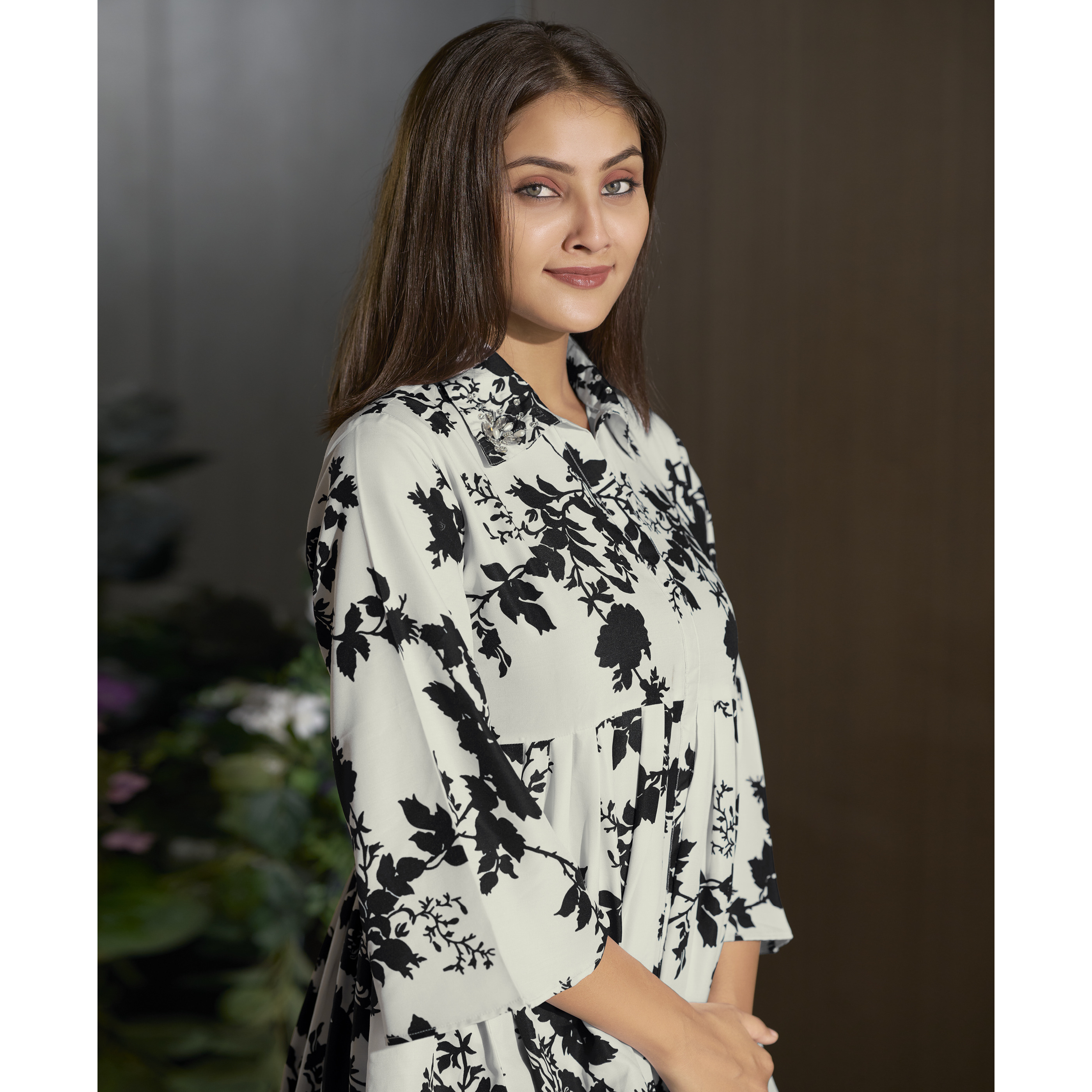 MOJILAA Women's White Rayon Floral & Leaf Printed Causal Co-ord Set