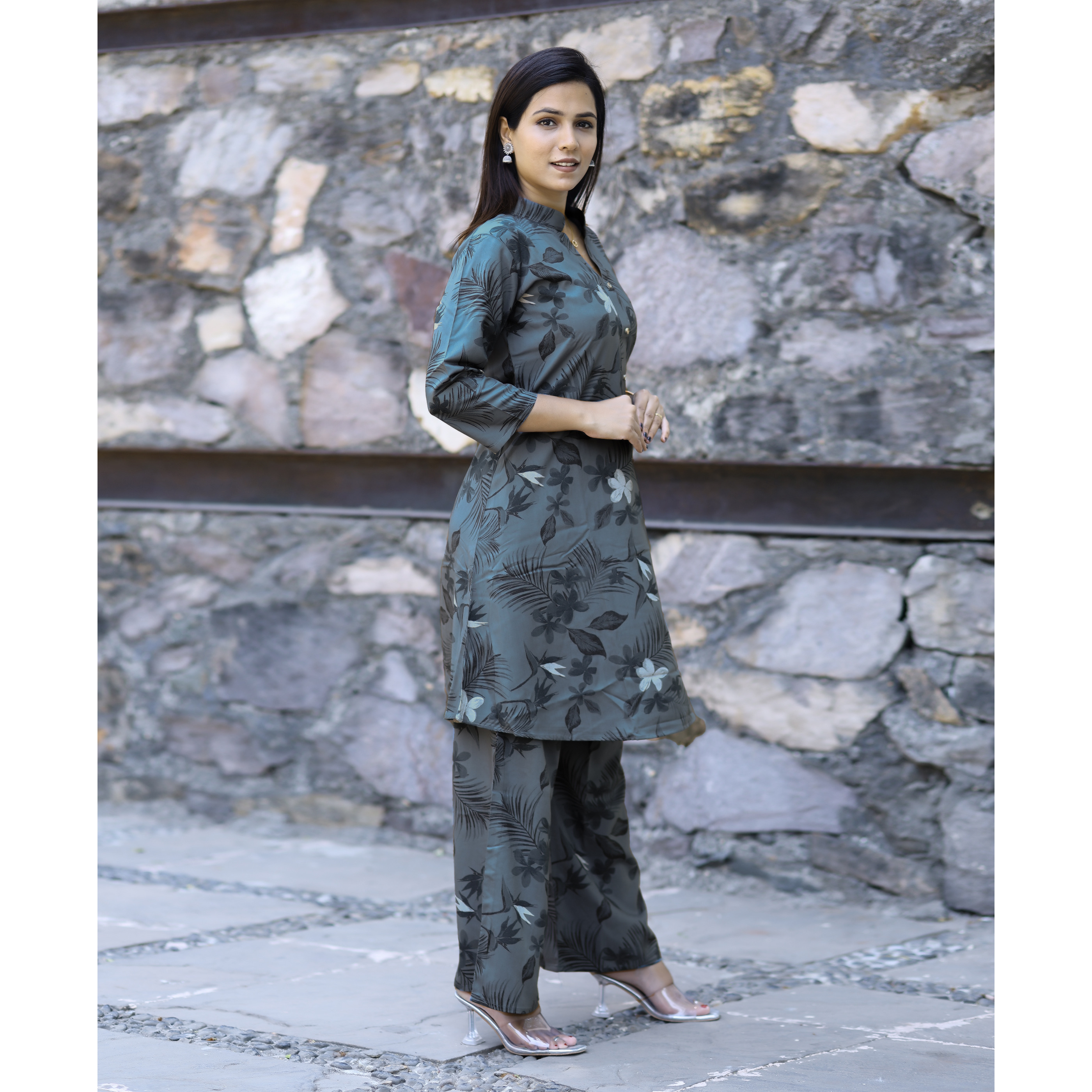 MOJILAA Women's Blue Rayon Viscose 21 KG Floral & Leaf Printed Causal Co-ord Set