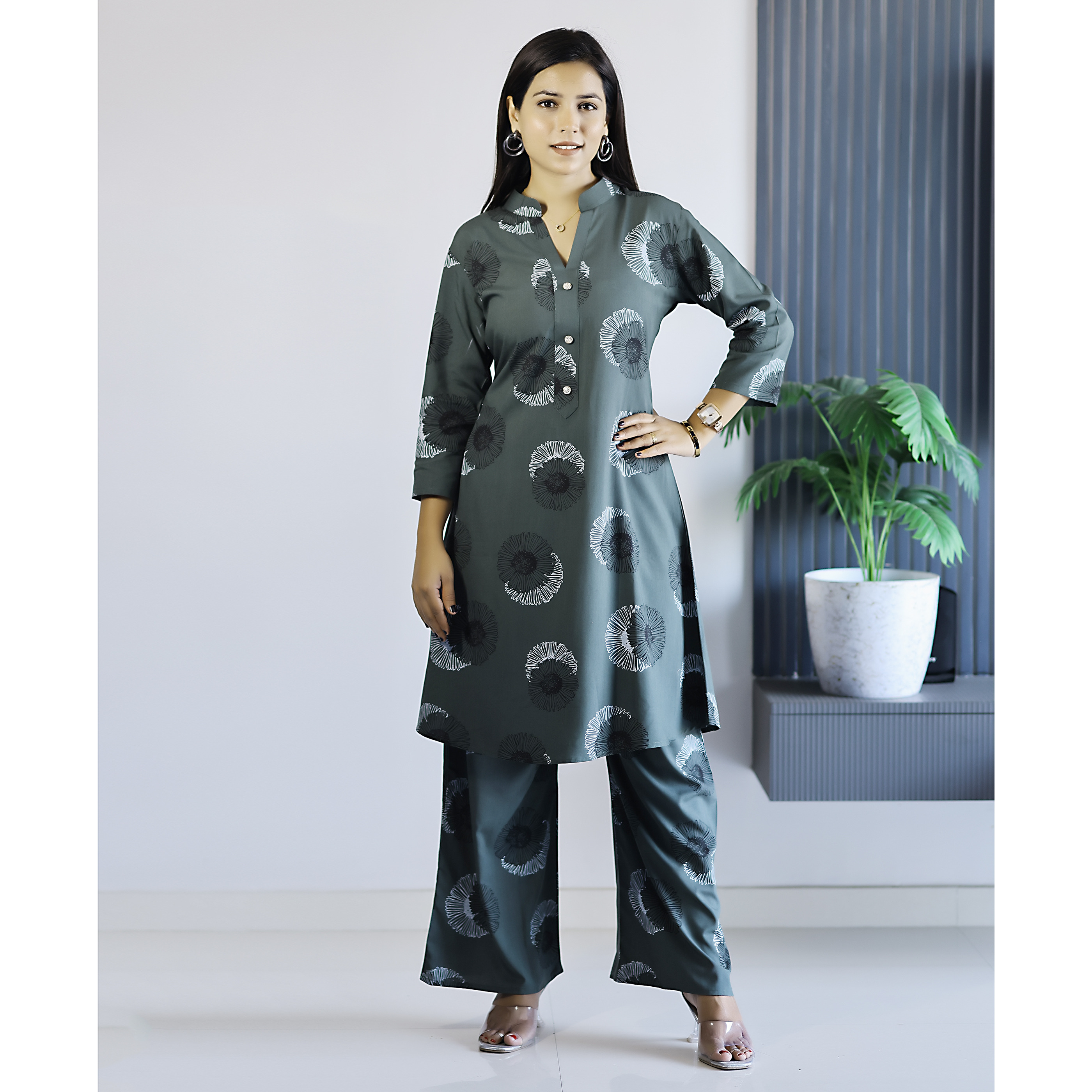 MOJILAA Women's Green Rayon Viscose 21 KG Floral & Leaf Printed Causal Co-ord Set