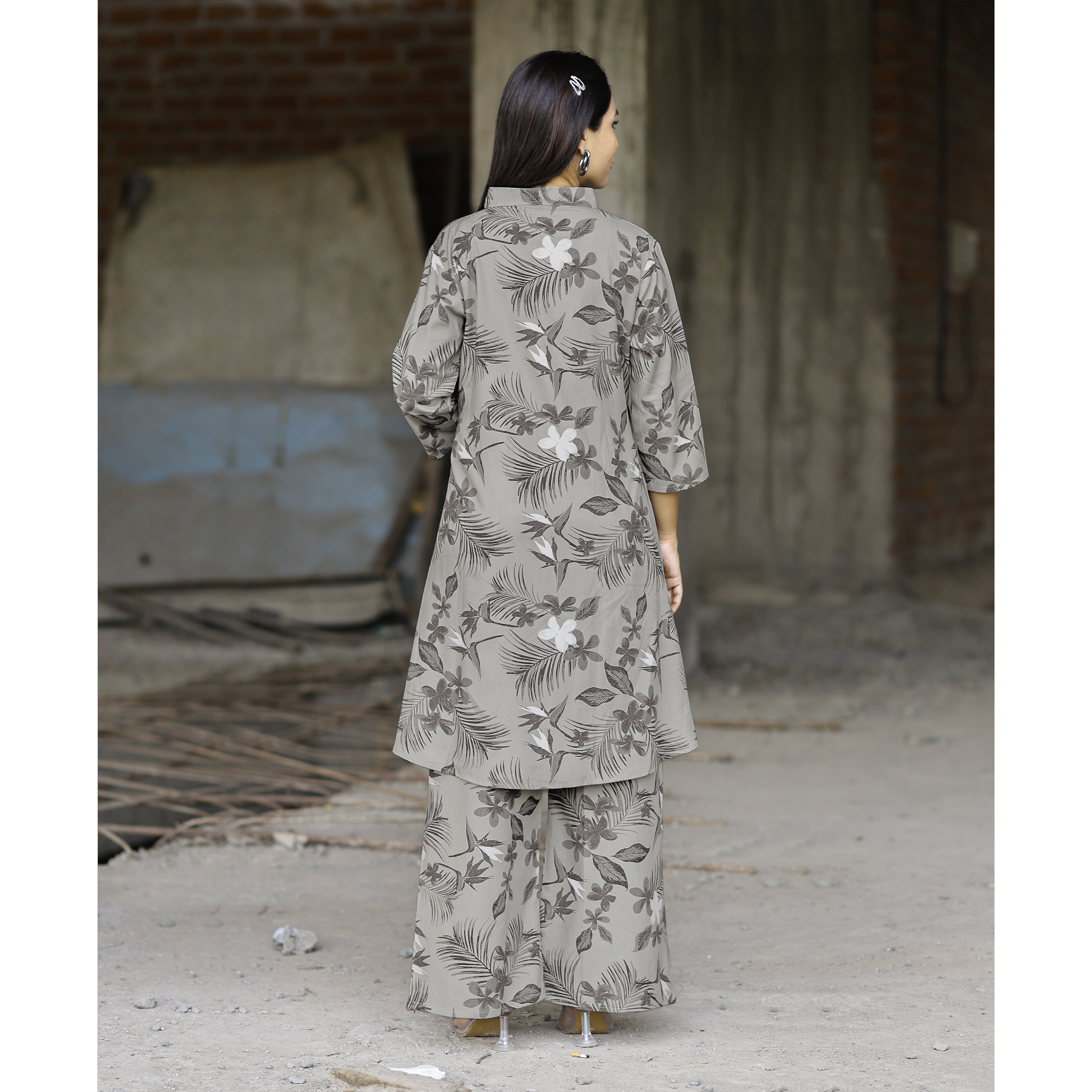 MOJILAA Women's Tan Rayon Viscose 21 KG Floral & Leaf Printed Causal Co-ord Set