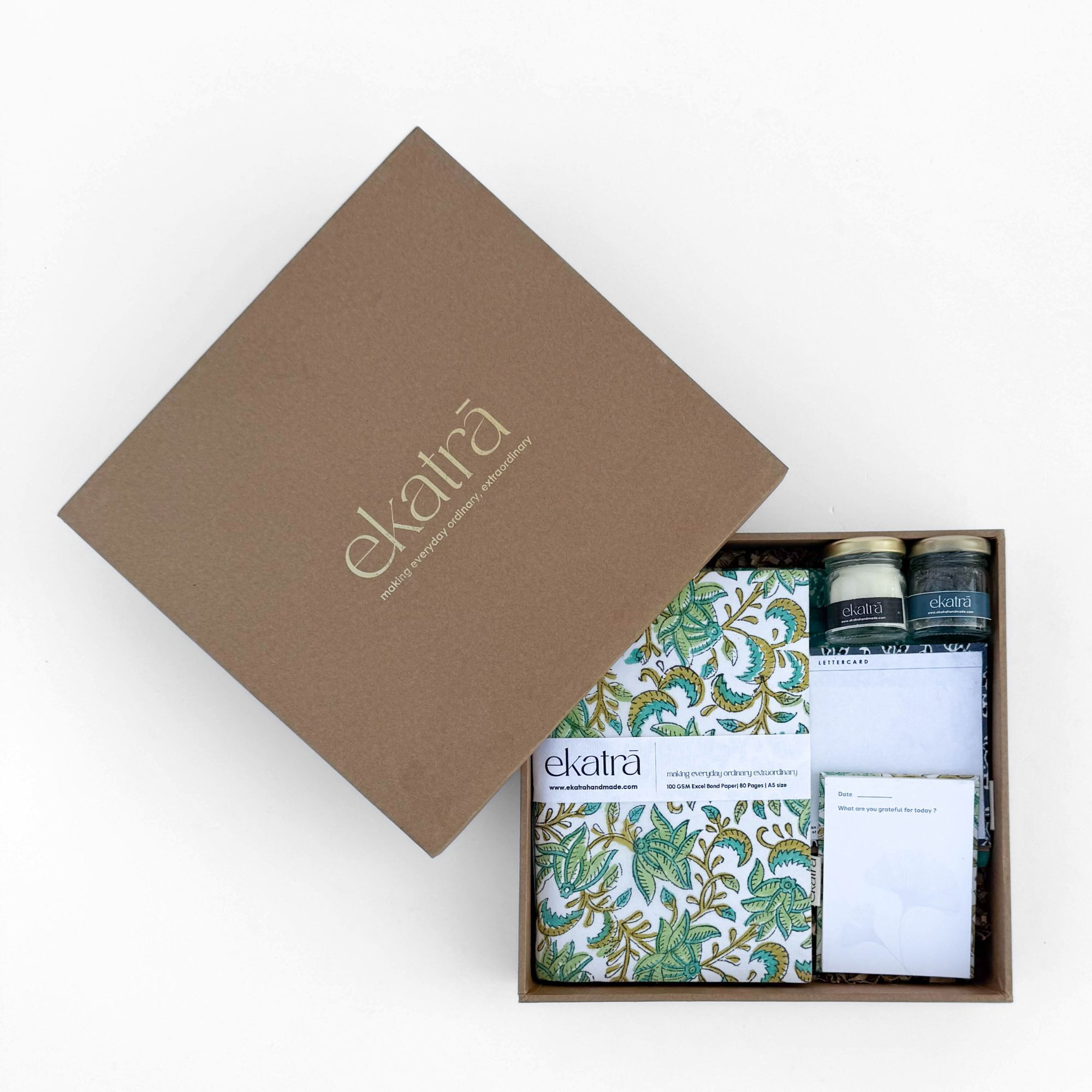 Sustainableratitude Hamper by Ekatra -Reen Leaf floral