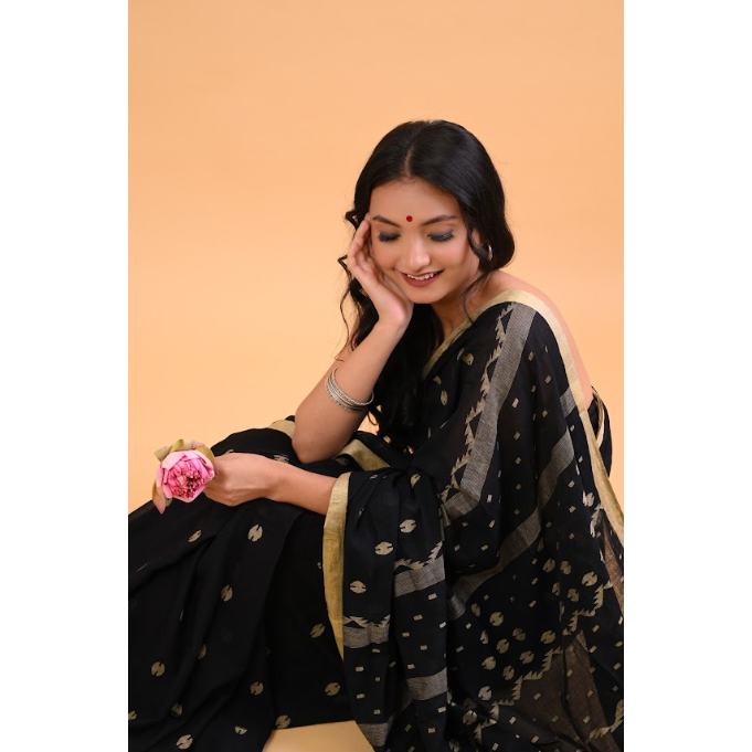 Black Beauty Jamdani Saree