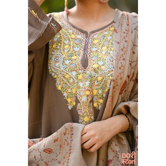 Biege Blossoms pheran dress