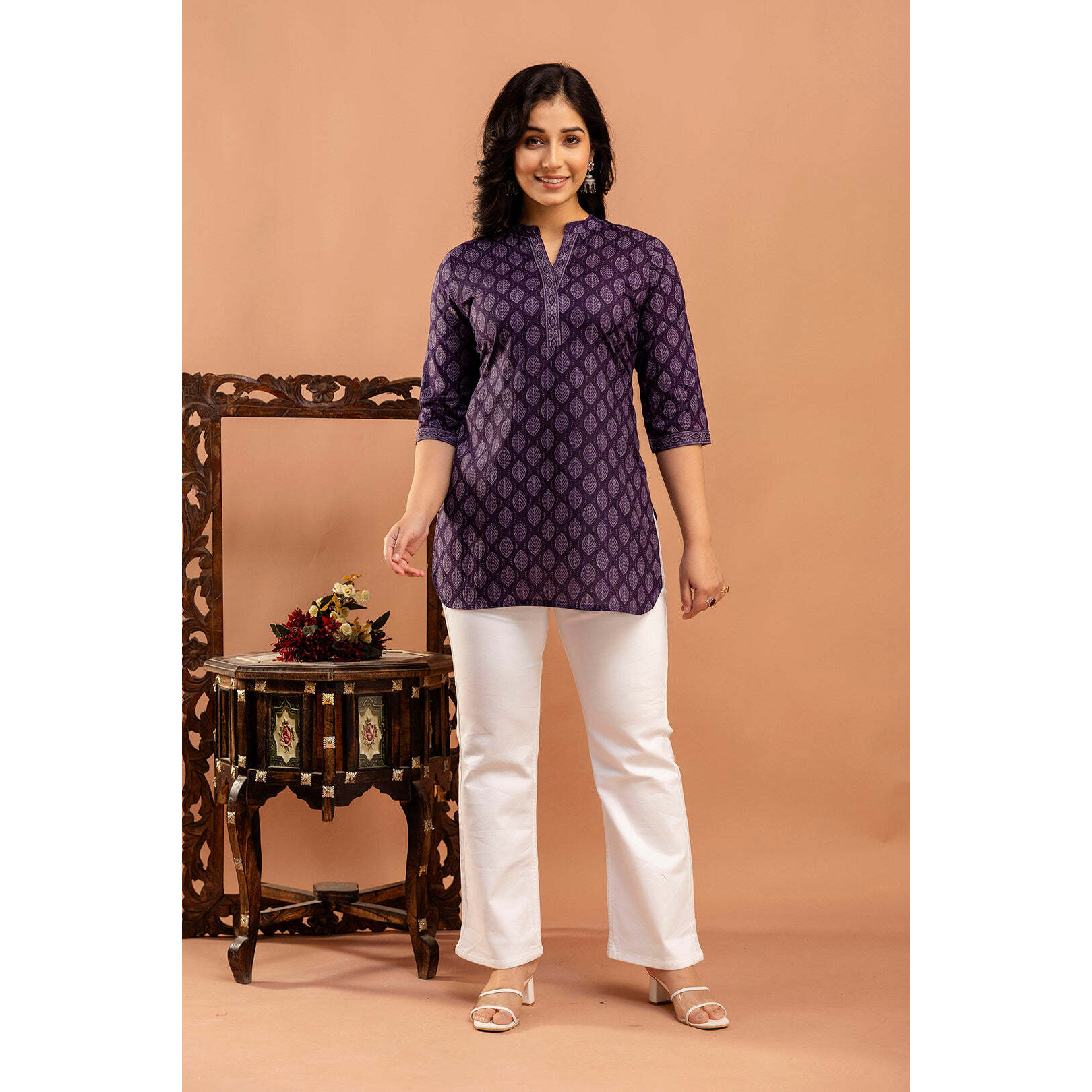 Women Purple Printed Straight Tunic With Three Quarter Sleeves