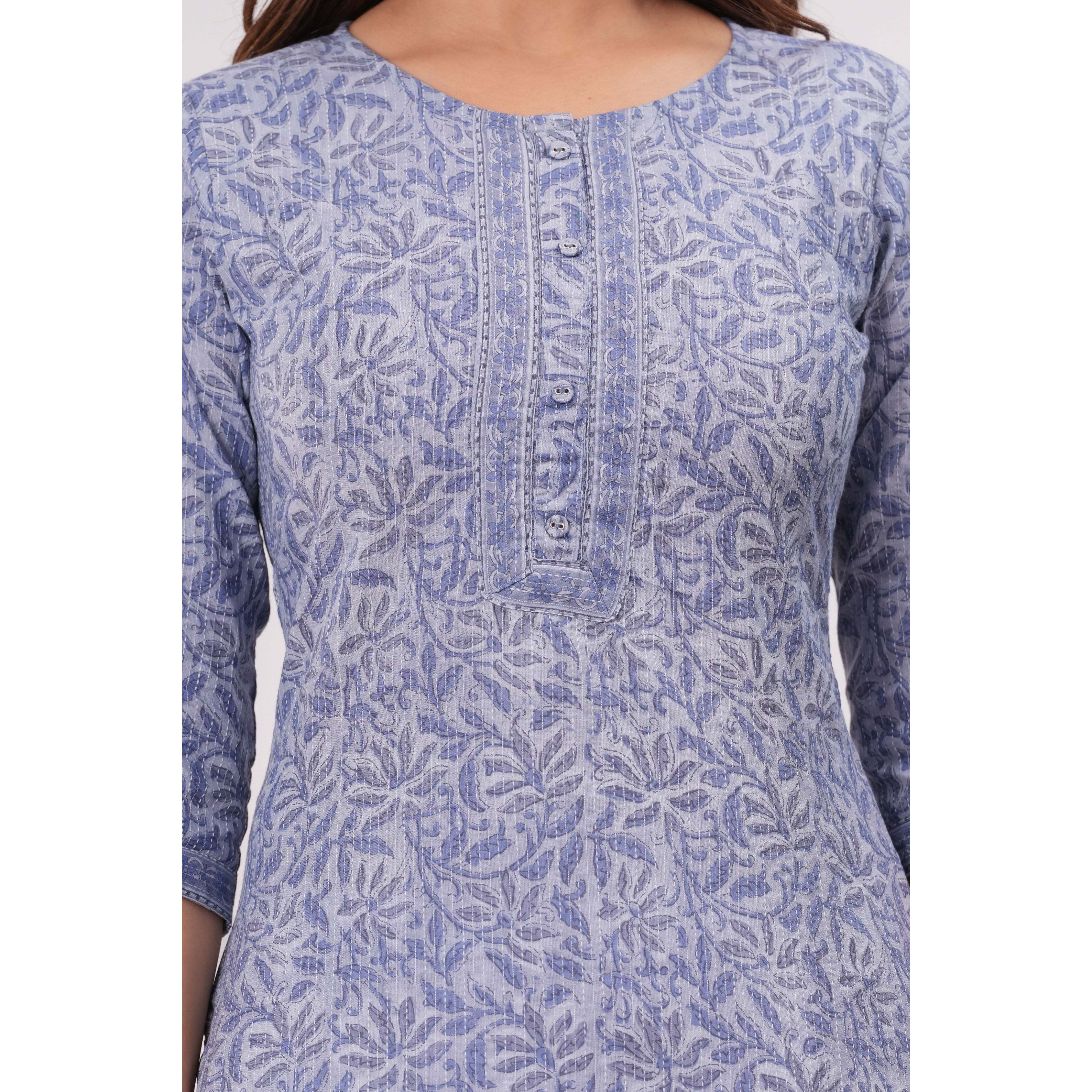 Women Blue Printed Straight Kurta with Three Quarter Sleeves