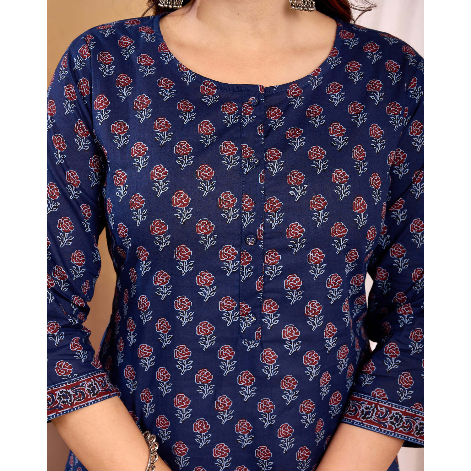 Off White Printed Straight Kurta with Three Quarter Sleeves