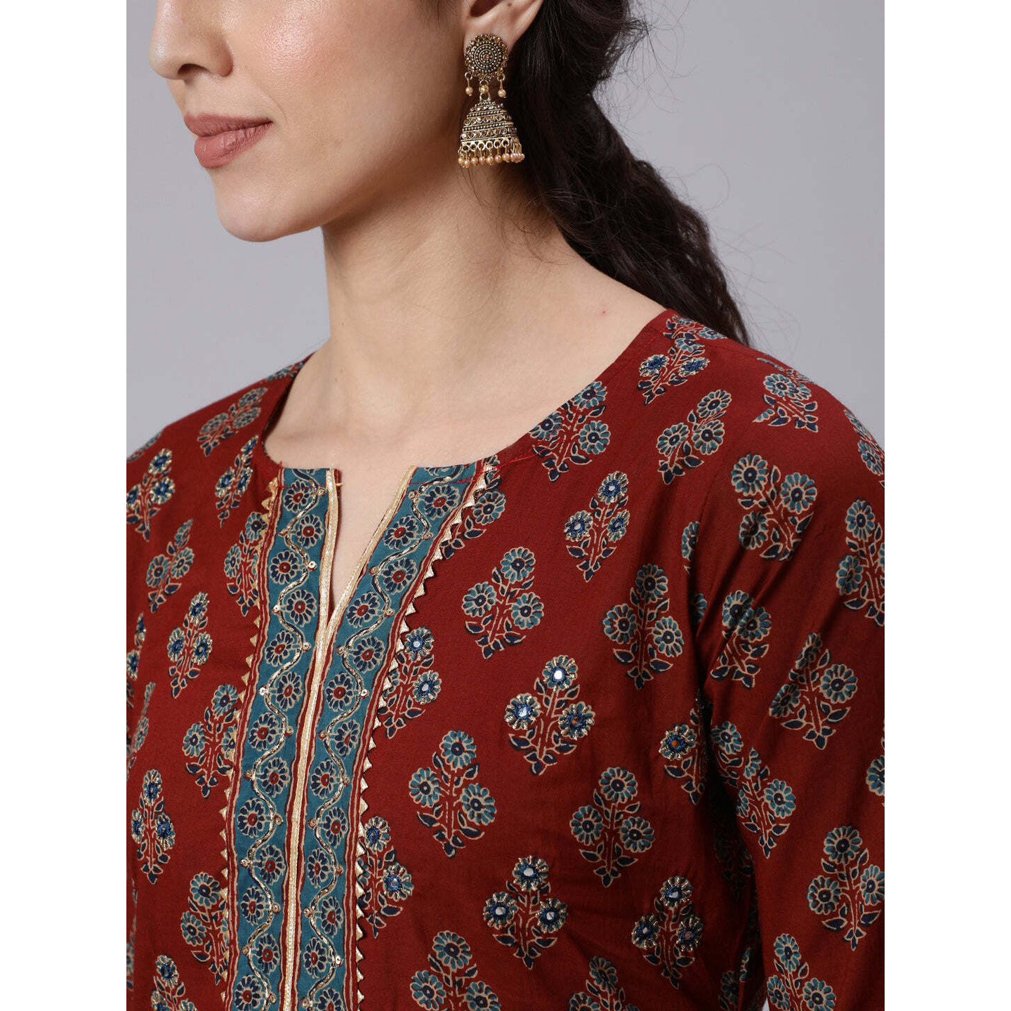 Women Maroon Printed Straight Kurta with Three Quarter Sleeves