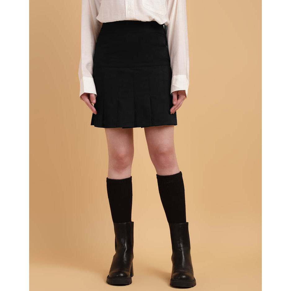 Black High Waist Pleated skirt