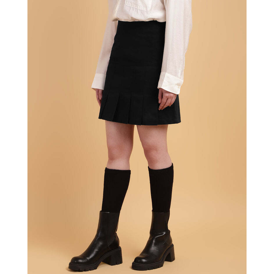 Black High Waist Pleated skirt