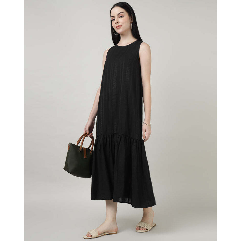 Black Sleeveless maxi dress with gathered hem