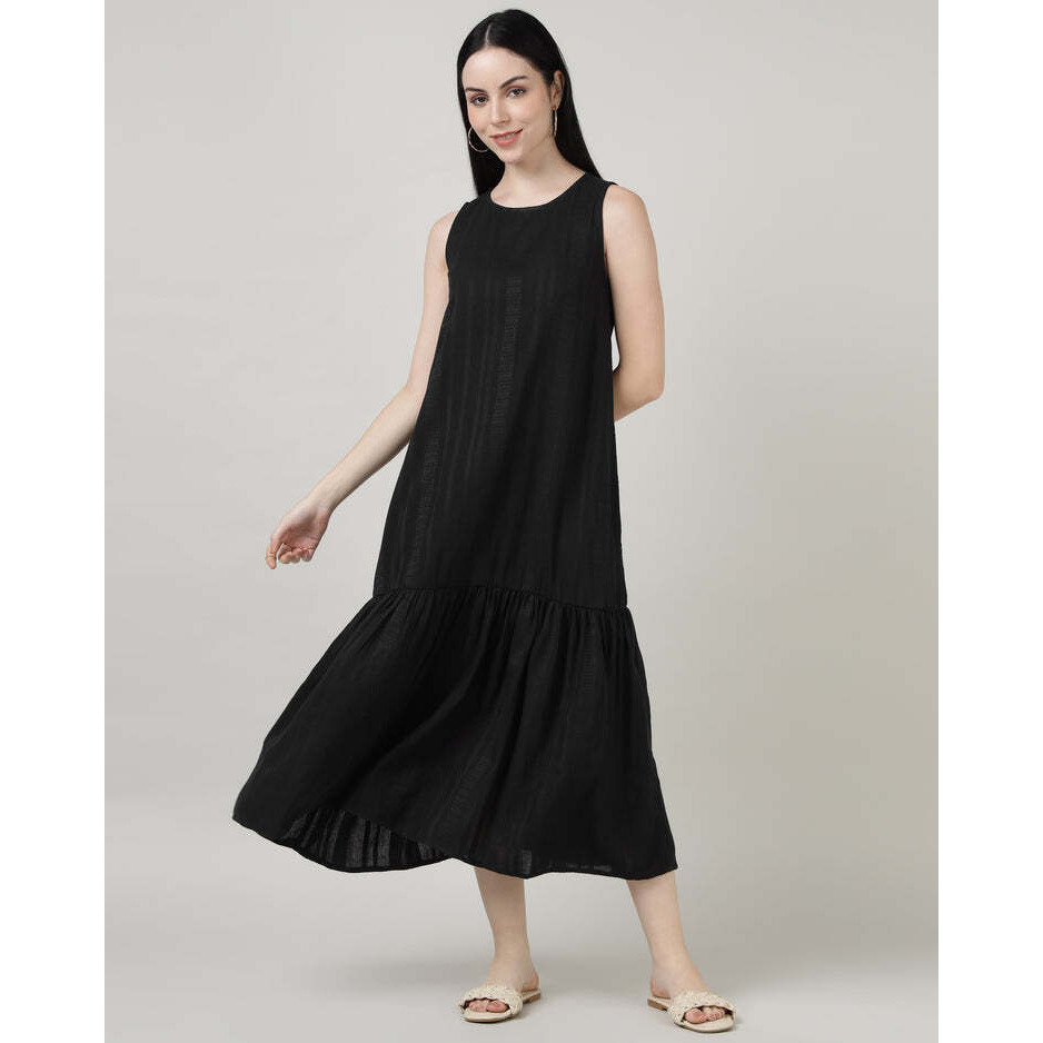 Black Sleeveless maxi dress with gathered hem