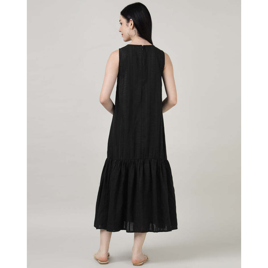 Black Sleeveless maxi dress with gathered hem