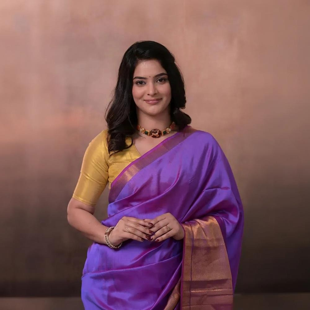 Bhadra - Lavender Pink Plain Handwoven Silk Saree With Gold Zari Border